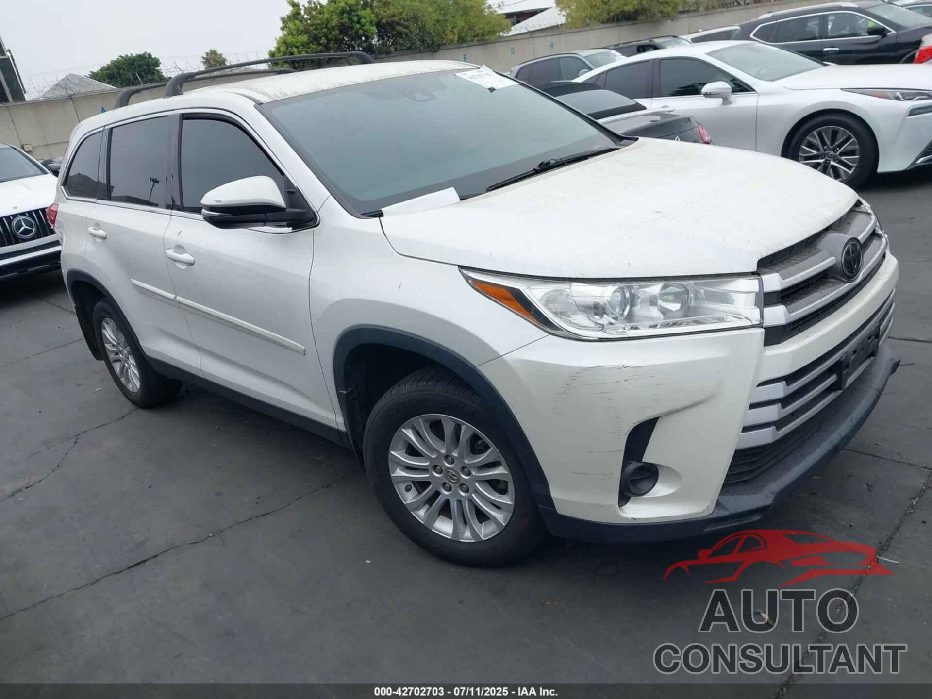 TOYOTA HIGHLANDER 2019 - 5TDBZRFH0KS928214