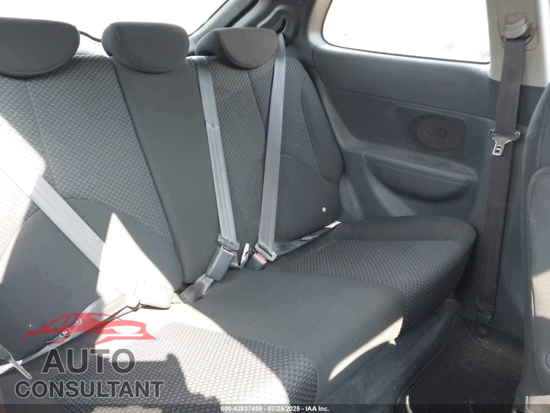 HYUNDAI ACCENT 2011 - KMHCM3AC2BU187289