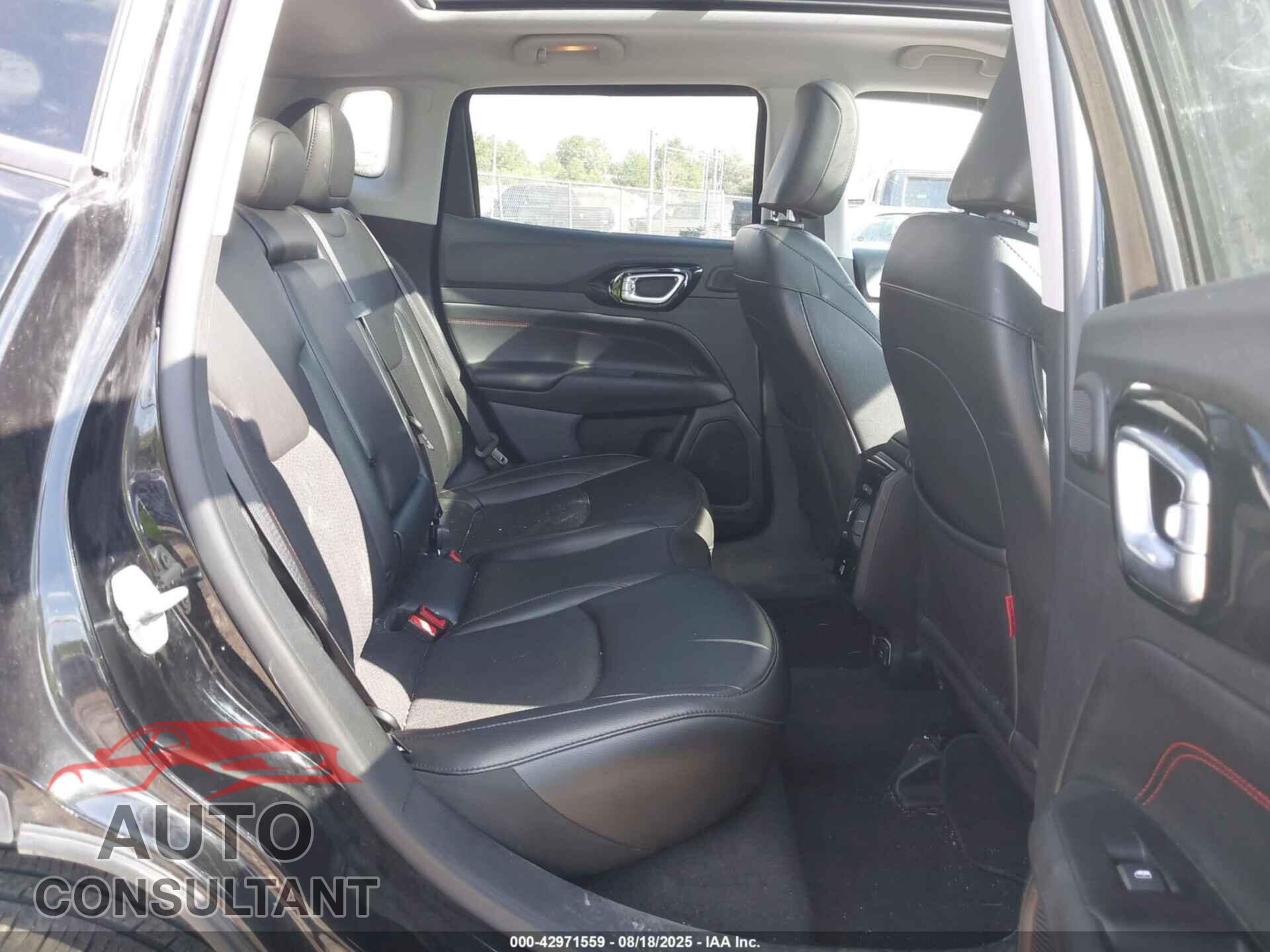 JEEP COMPASS 2022 - 3C4NJDDB8NT111802