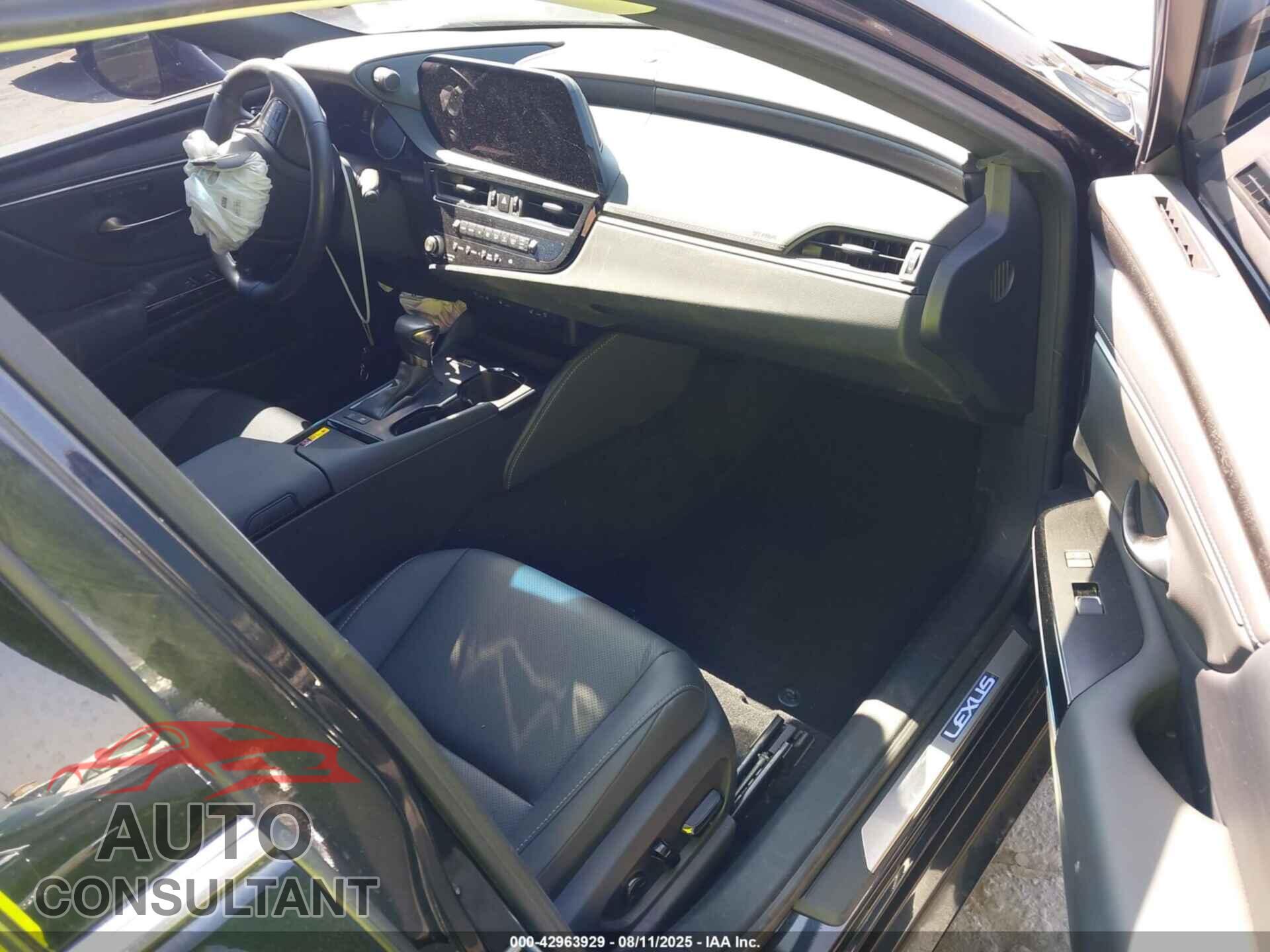 LEXUS ES 300H 2024 - 58ADA1C11RU053955