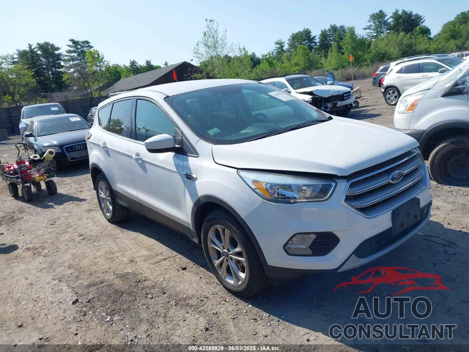 FORD ESCAPE 2017 - 1FMCU9GD2HUD80571
