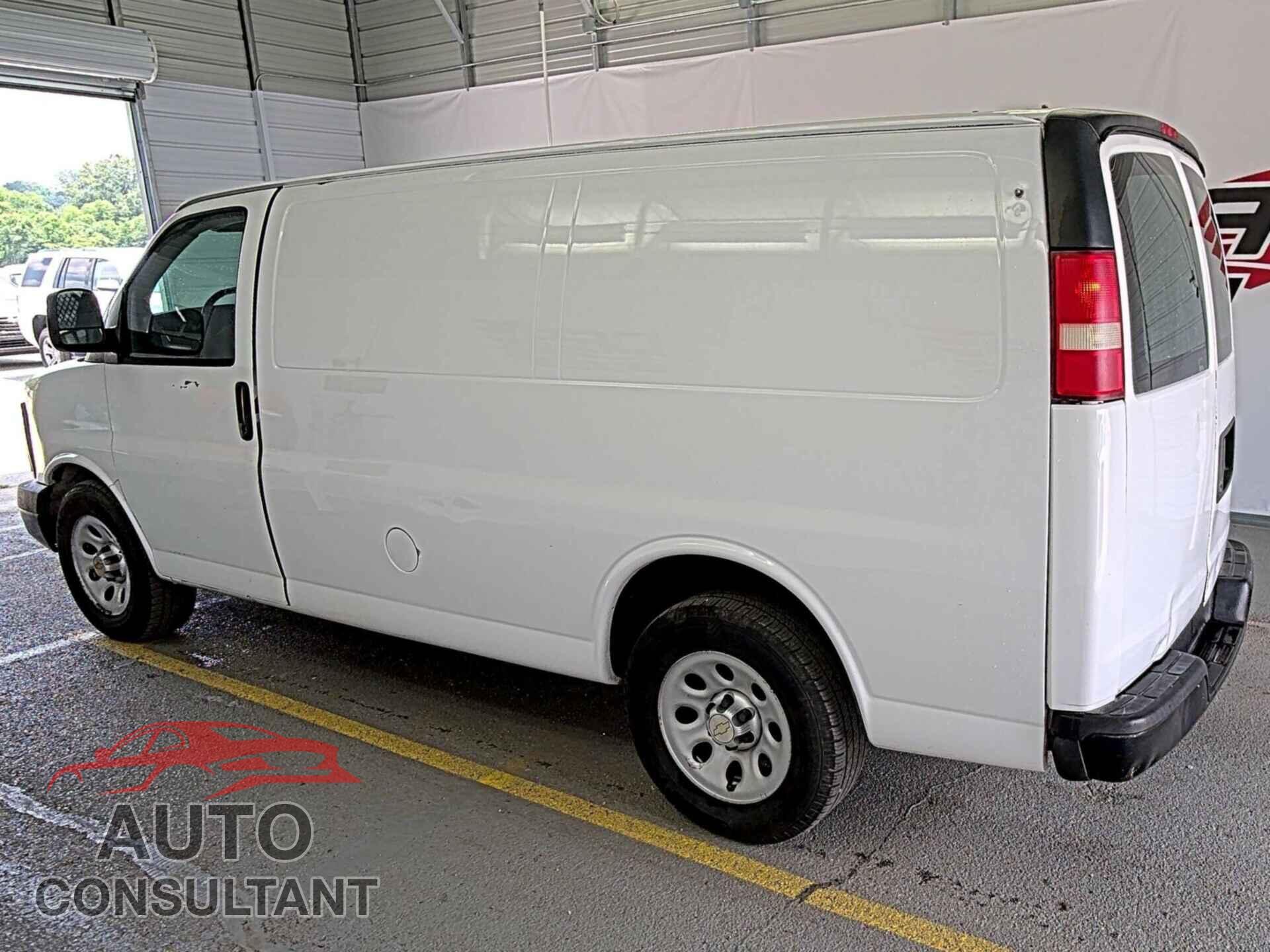 CHEVROLET EXPRESS G1500 2012 - 1GCSGAFX7C1170143