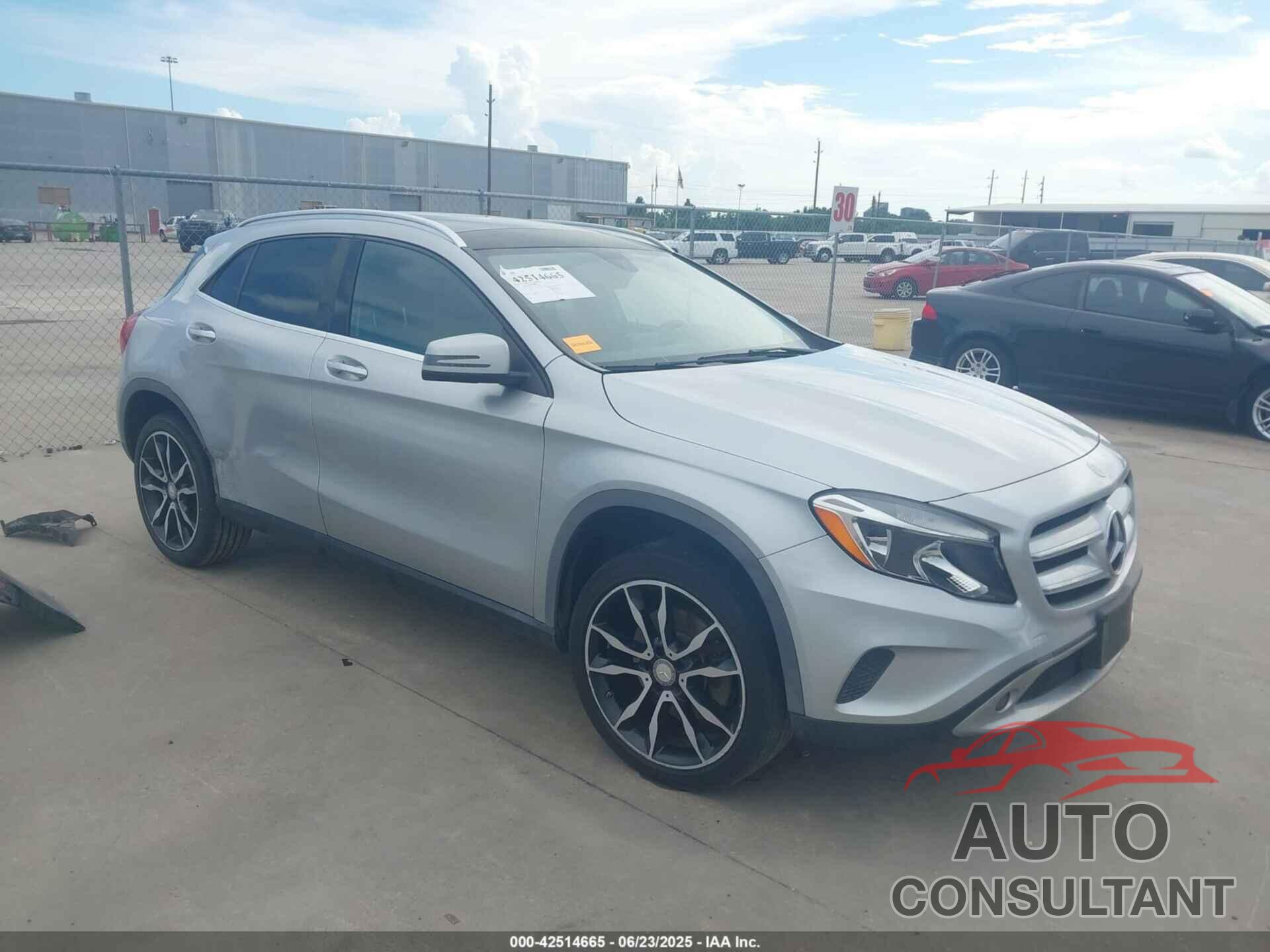 MERCEDES-BENZ GLA 250 2015 - WDCTG4GB8FJ165685