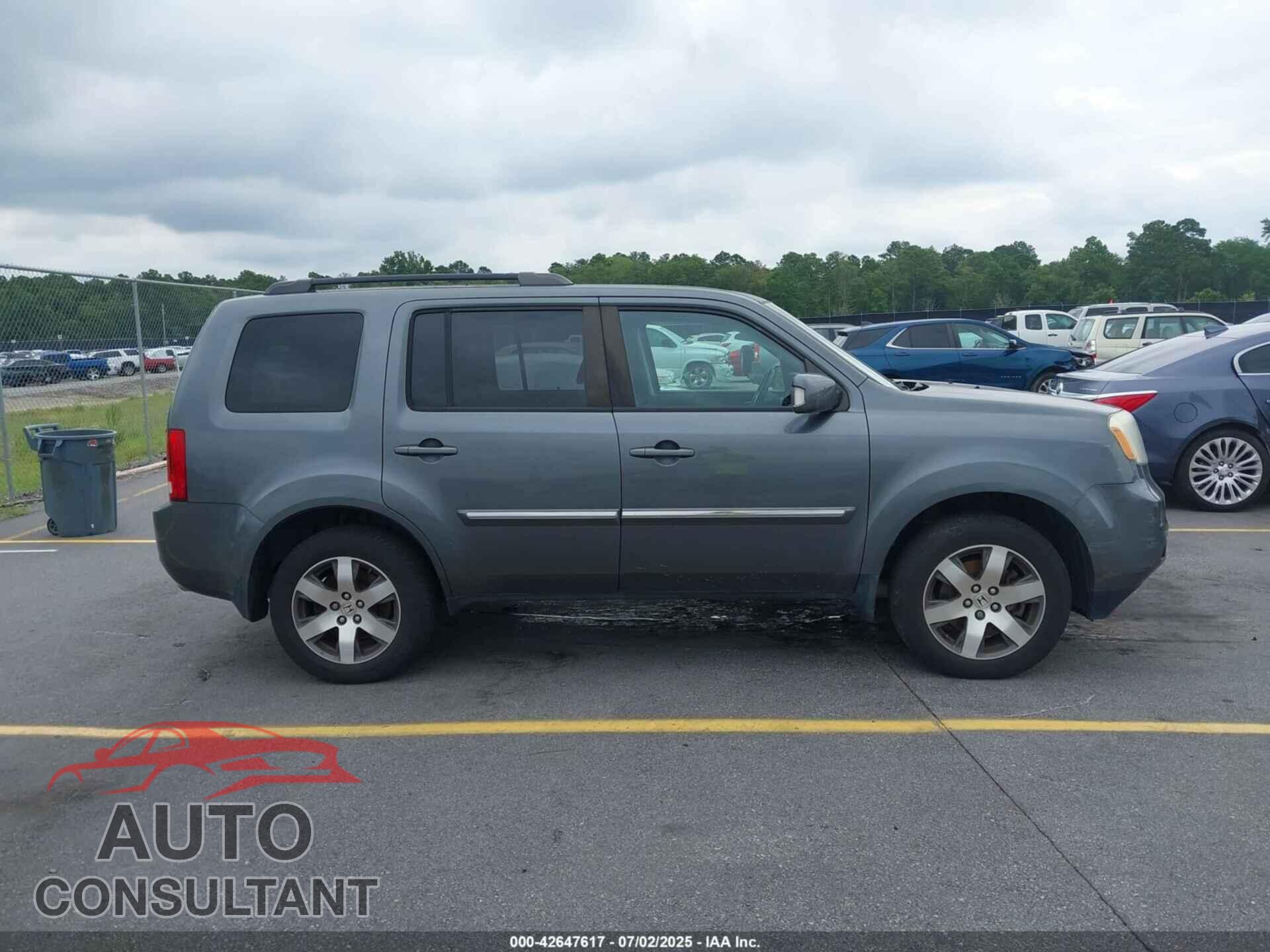 HONDA PILOT 2013 - 5FNYF3H96DB027670