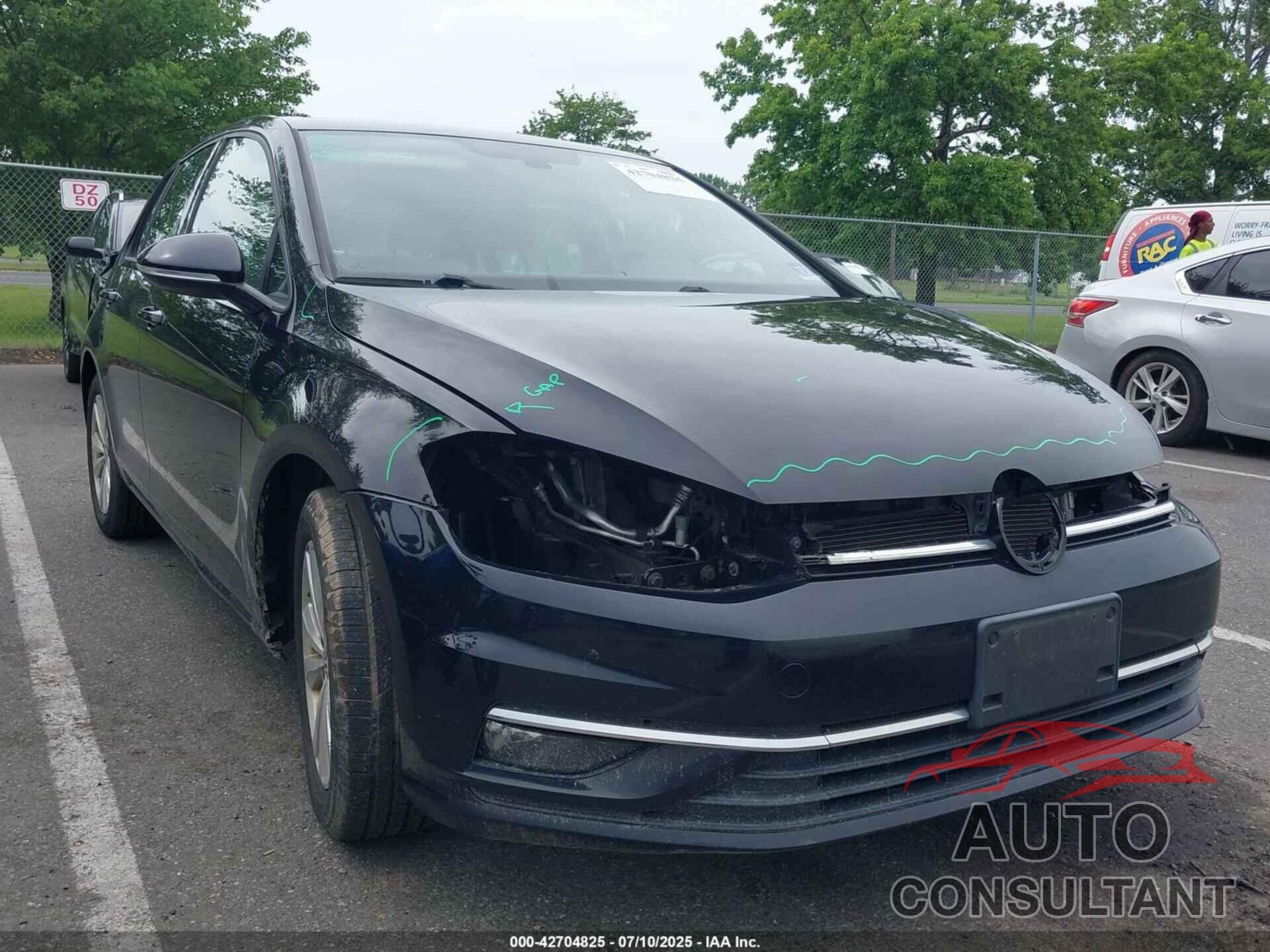 VOLKSWAGEN GOLF 2018 - 3VWB17AU7JM264800