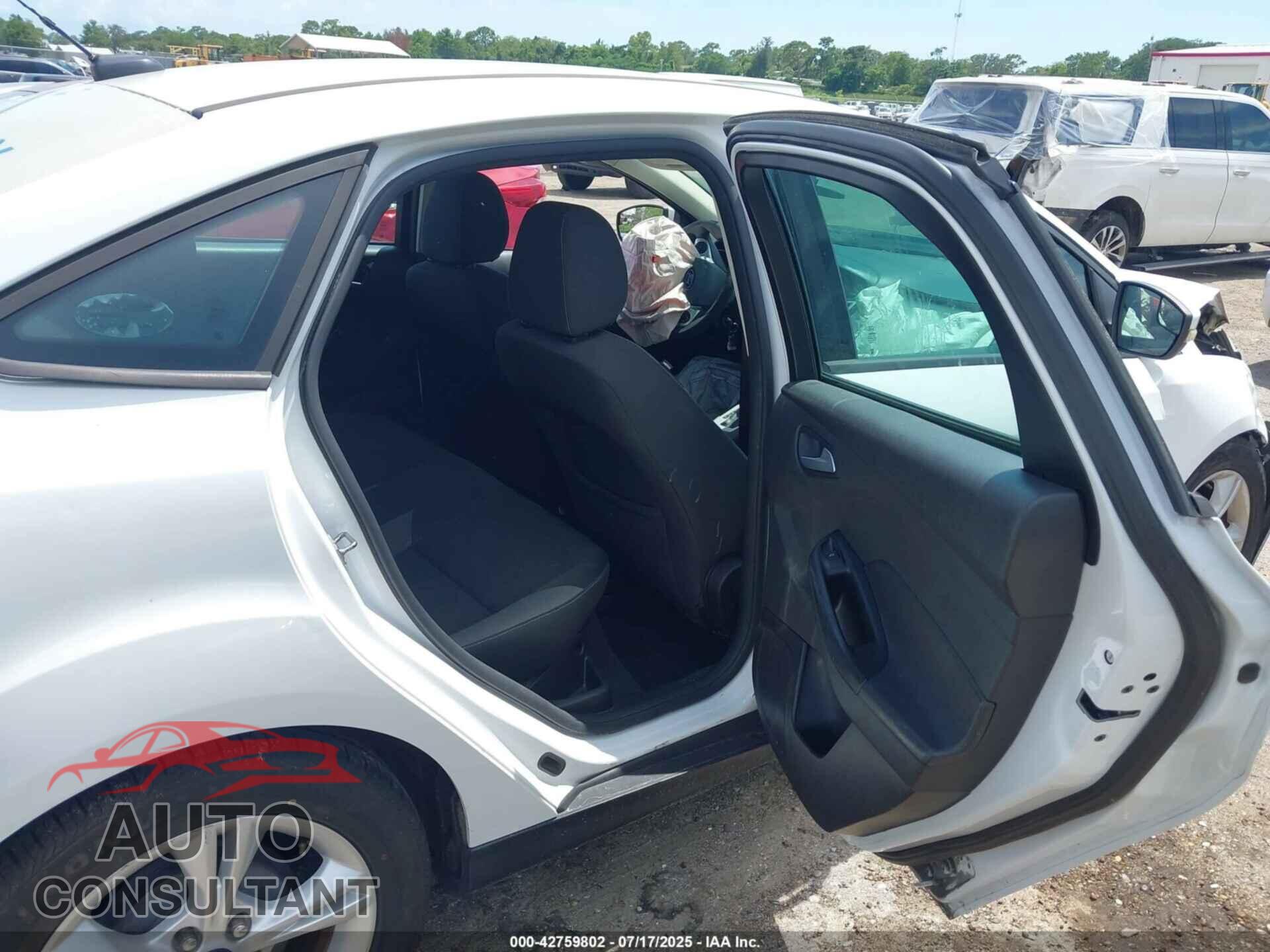 FORD FOCUS 2014 - 1FADP3F25EL458135