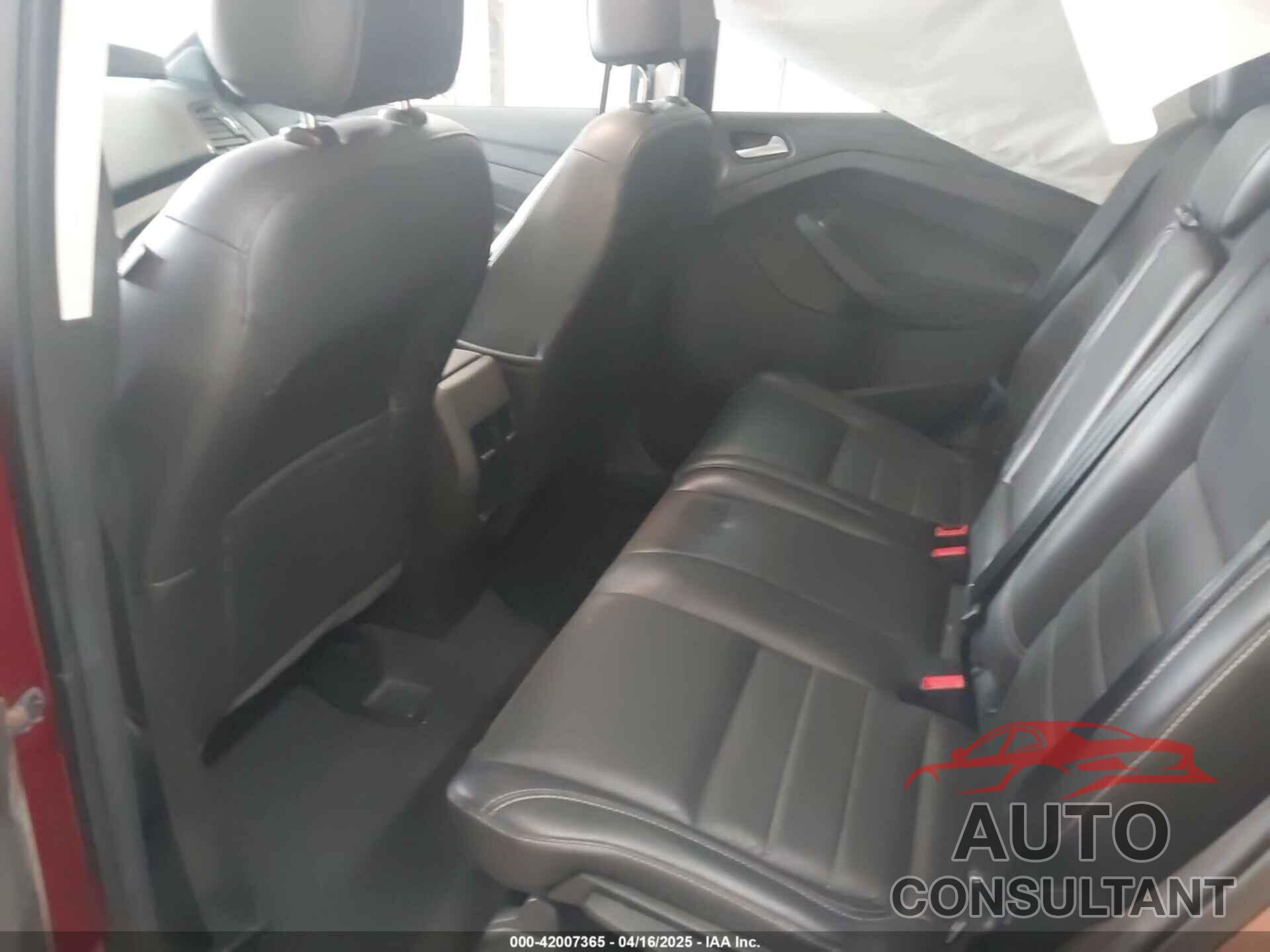 FORD ESCAPE 2016 - 1FMCU9J90GUB18499