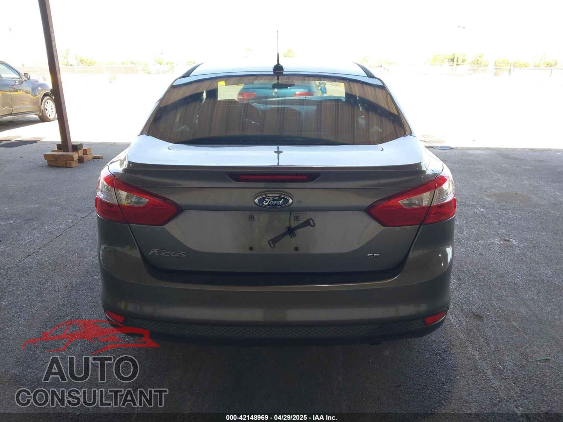 FORD FOCUS 2014 - 1FADP3F22EL432432