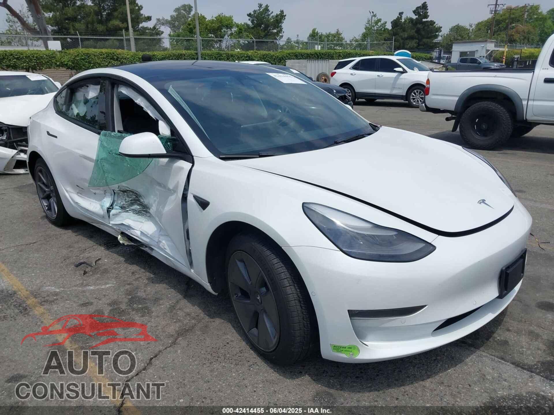 TESLA MODEL 3 2022 - 5YJ3E1EB7NF210537
