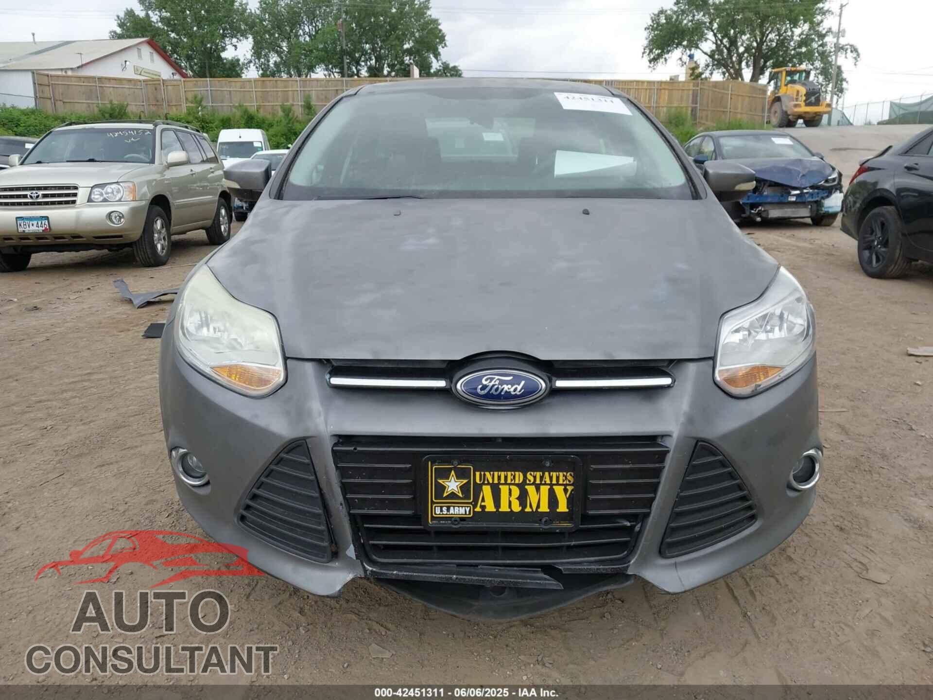 FORD FOCUS 2012 - 1FAHP3J25CL337174