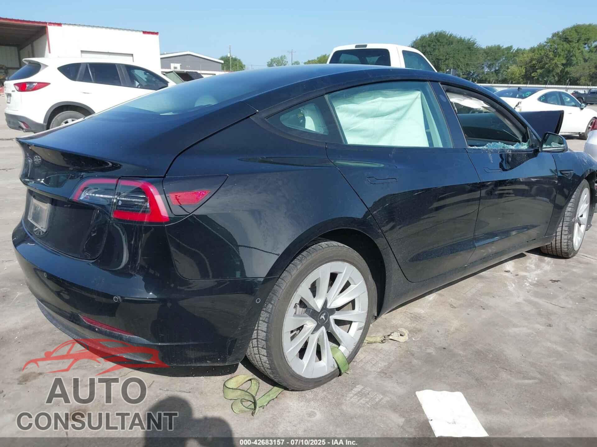 TESLA MODEL 3 2021 - 5YJ3E1EA0MF097228