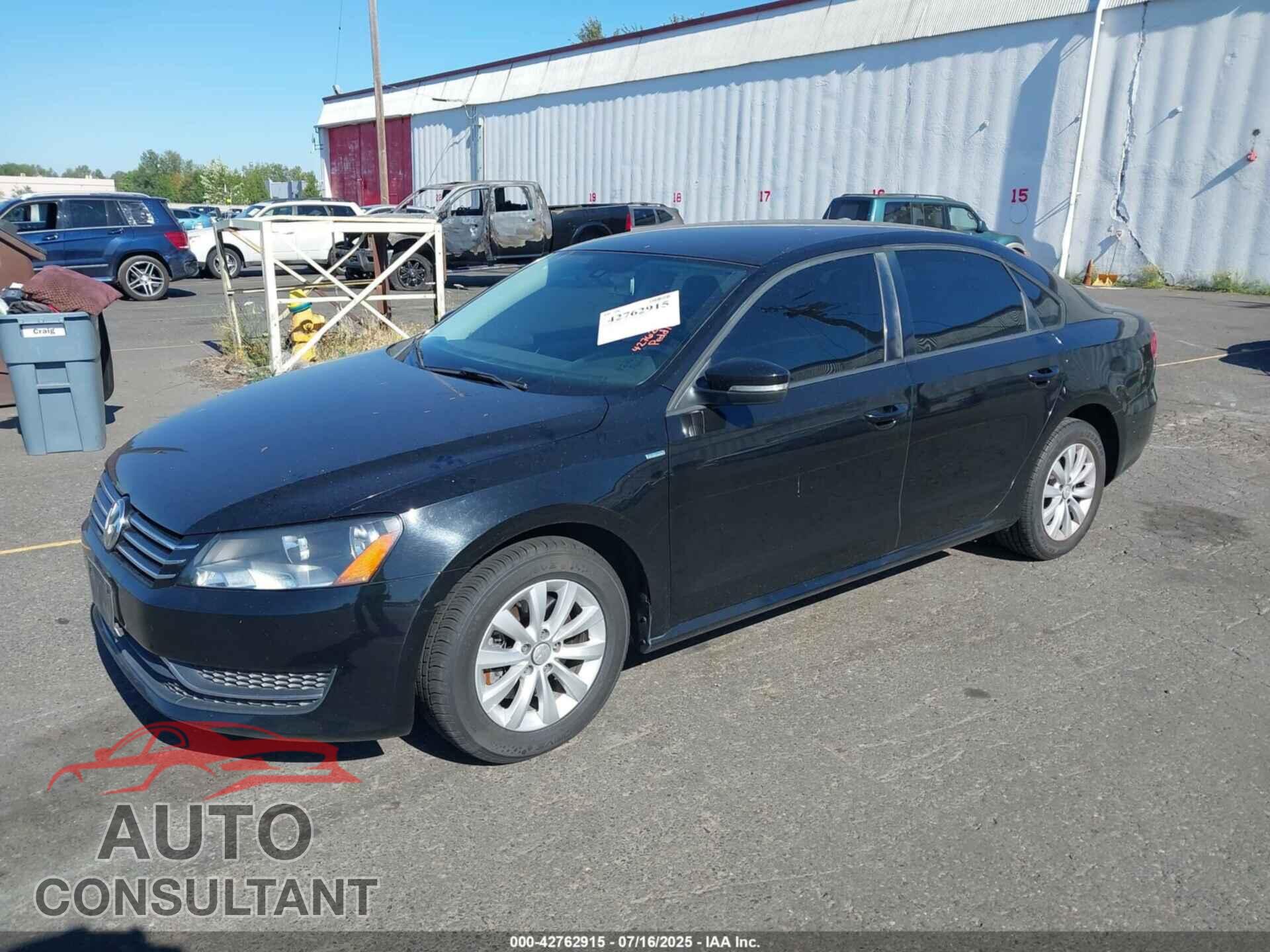 VOLKSWAGEN PASSAT 2014 - 1VWAT7A33EC028875