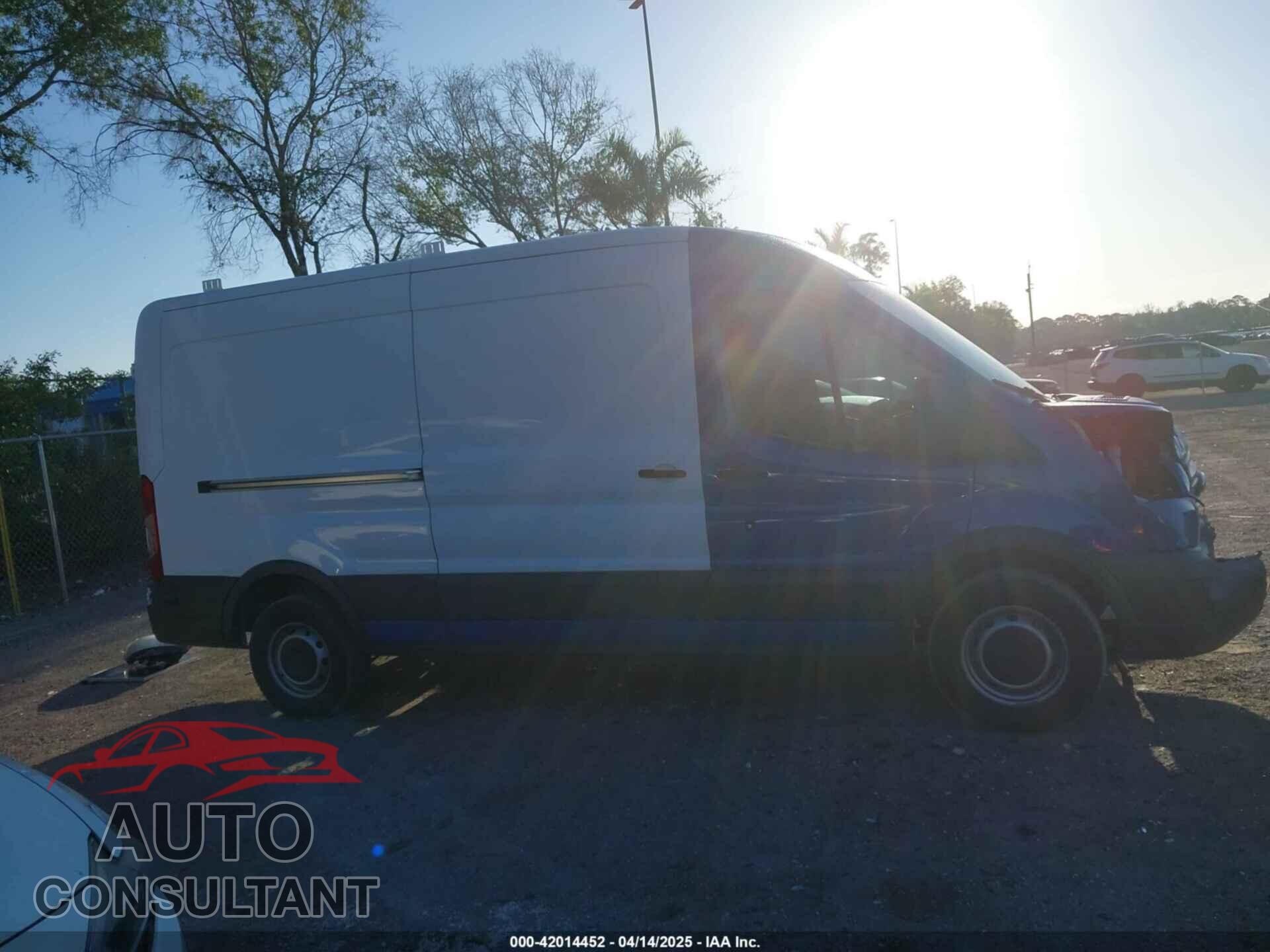 FORD TRANSIT-150 2018 - 1FTYE2CM9JKB39922