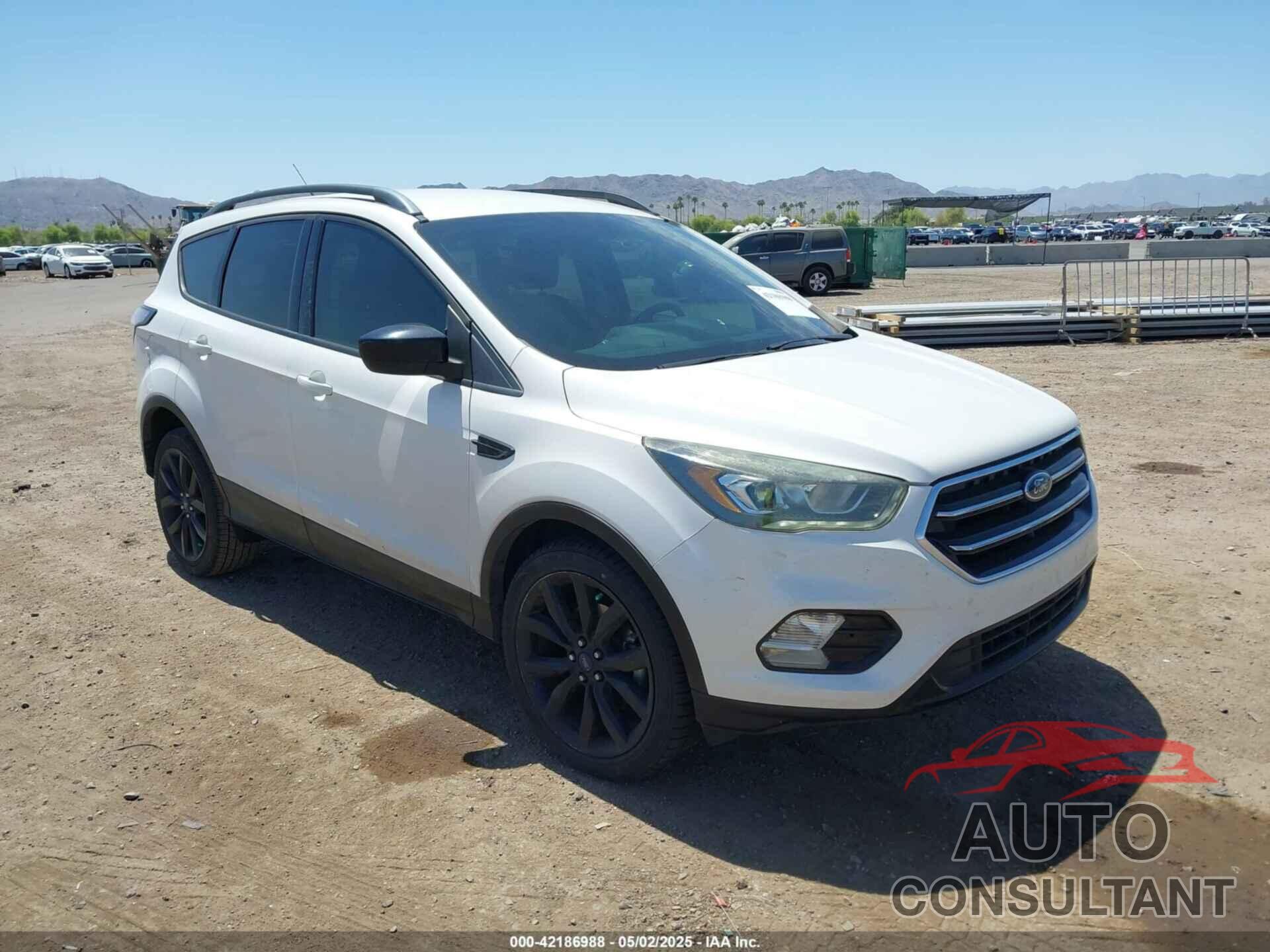 FORD ESCAPE 2017 - 1FMCU0GDXHUC11426