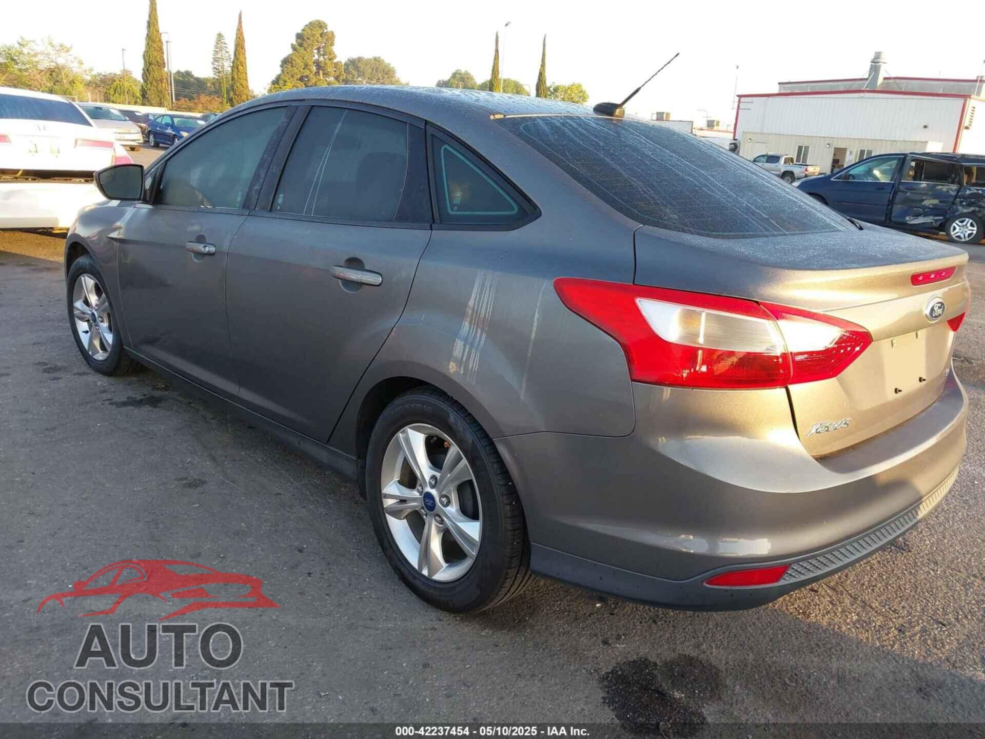 FORD FOCUS 2014 - 1FADP3F27EL111275