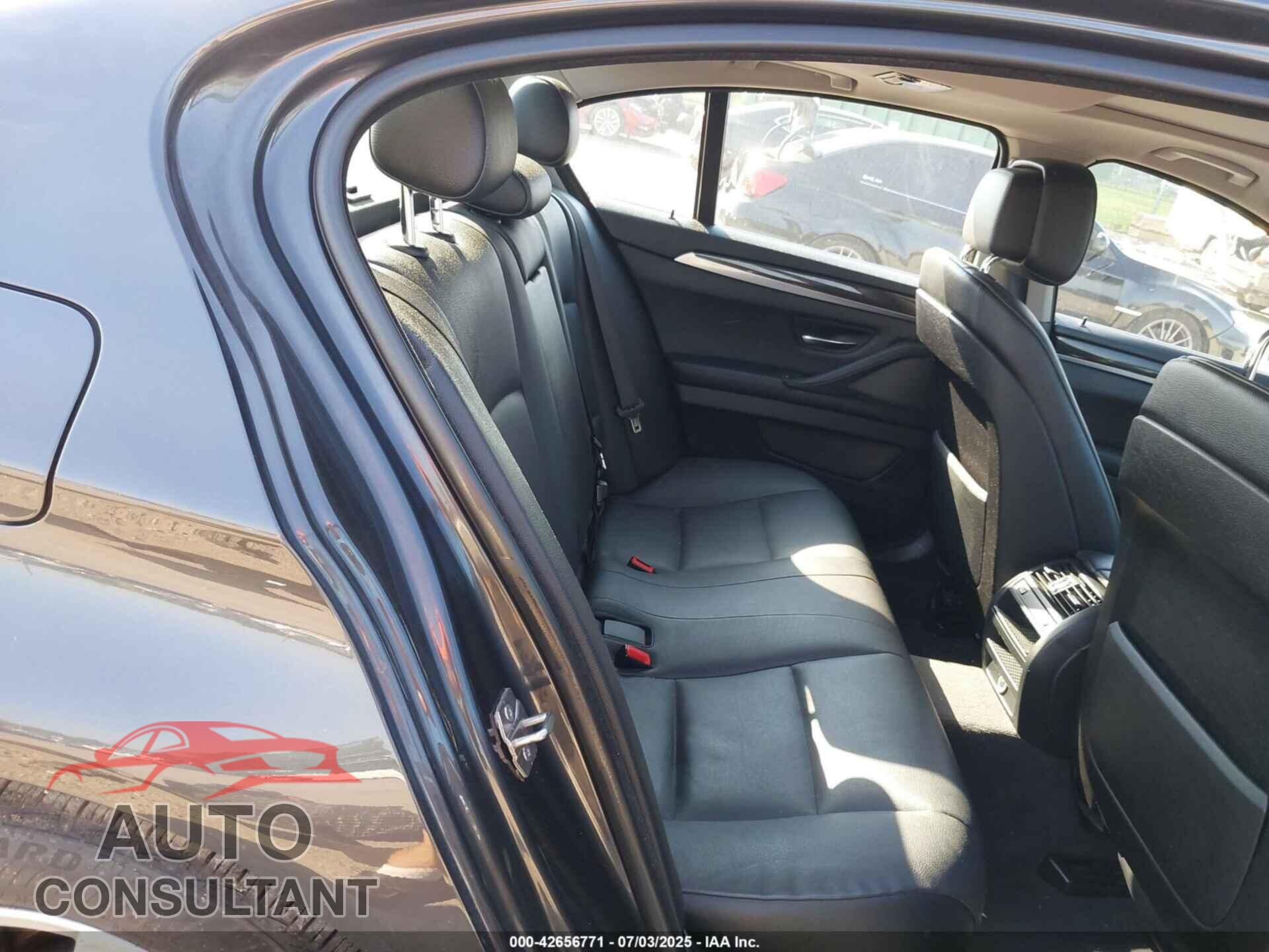 BMW 528I 2013 - WBAXH5C53DDW12653