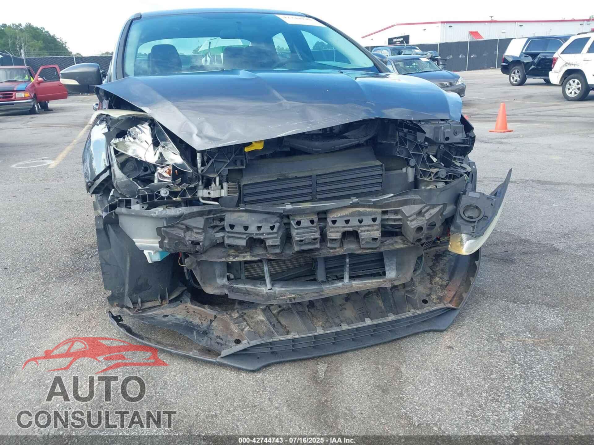 FORD FOCUS 2016 - 1FADP3F22GL341003