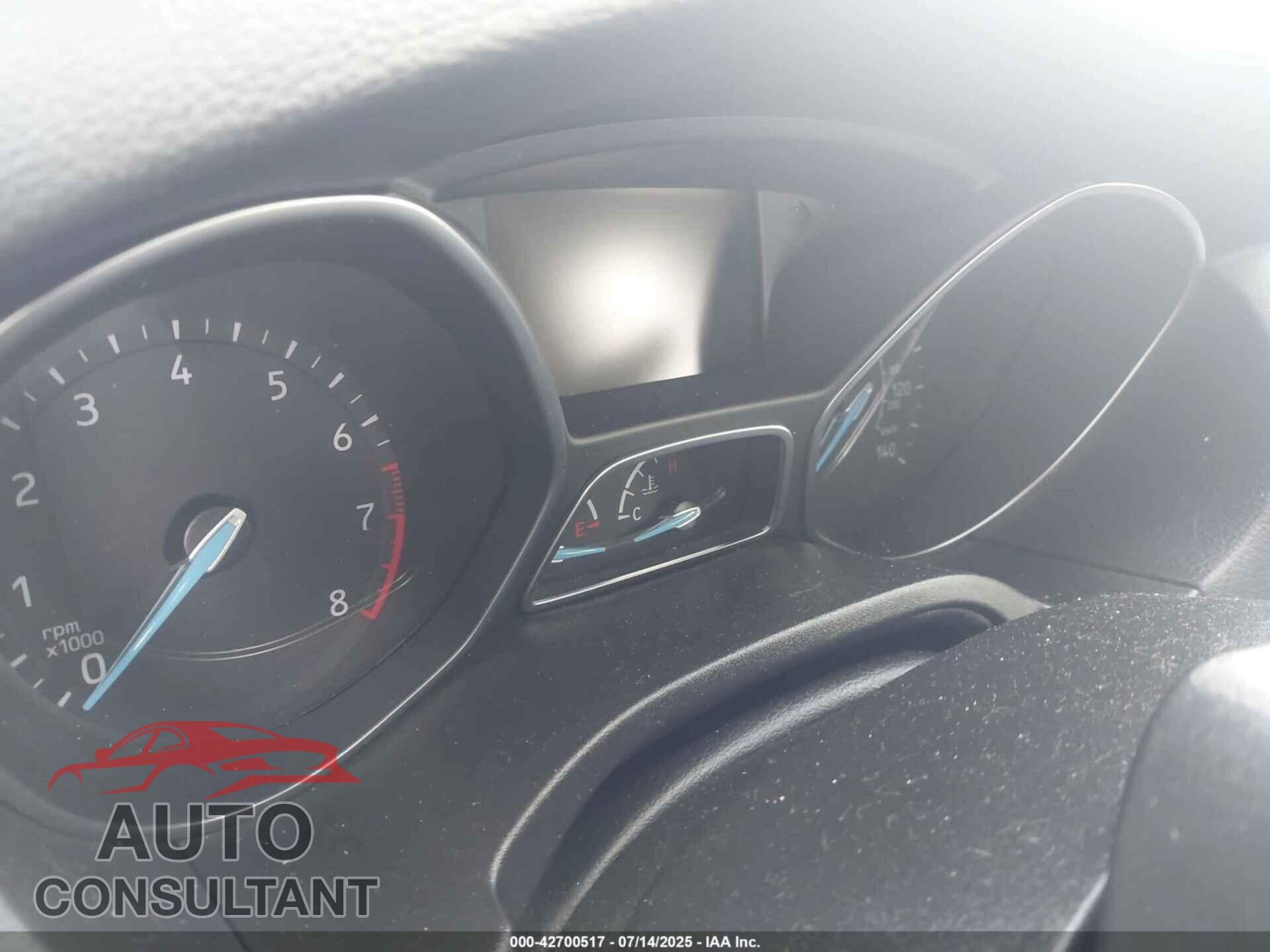 FORD FOCUS 2018 - 1FADP3J23JL202903