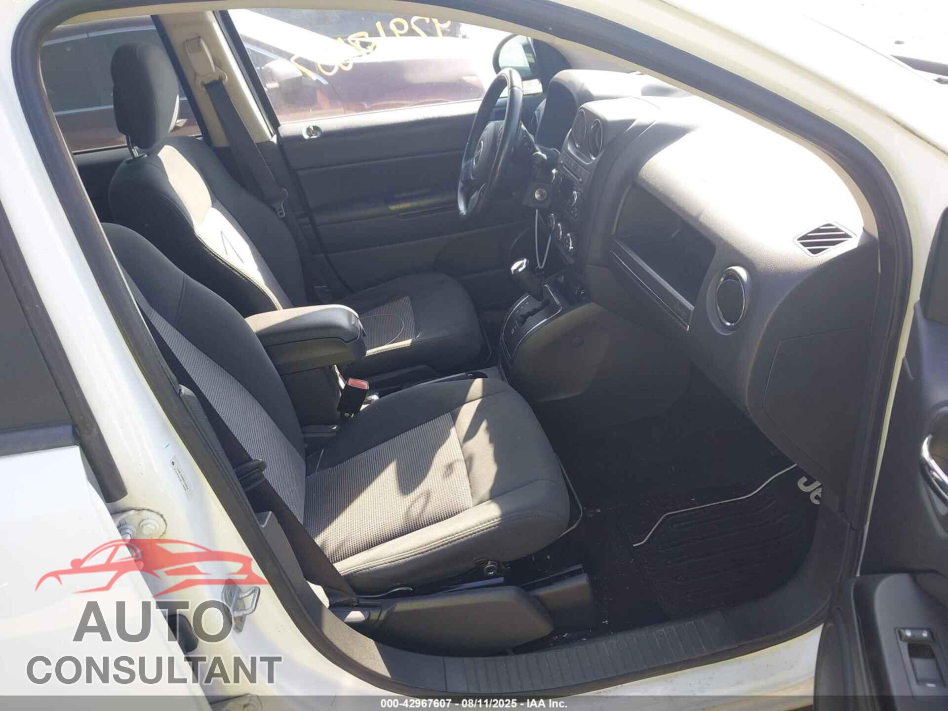 JEEP COMPASS 2011 - 1J4NF1FBXBD145636