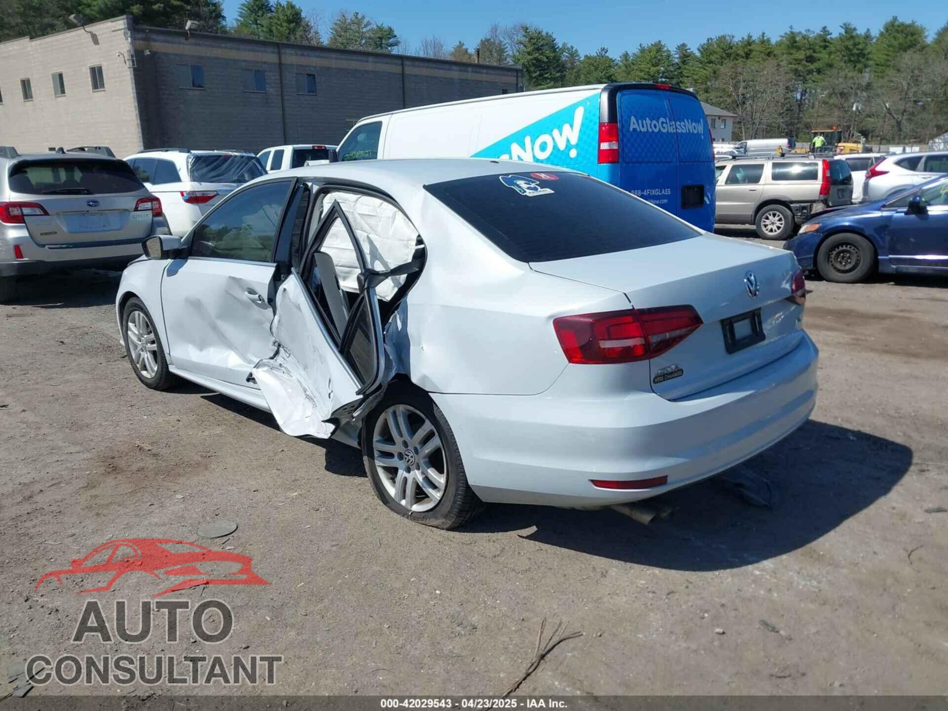 VOLKSWAGEN JETTA 2017 - 3VW2B7AJ5HM327843