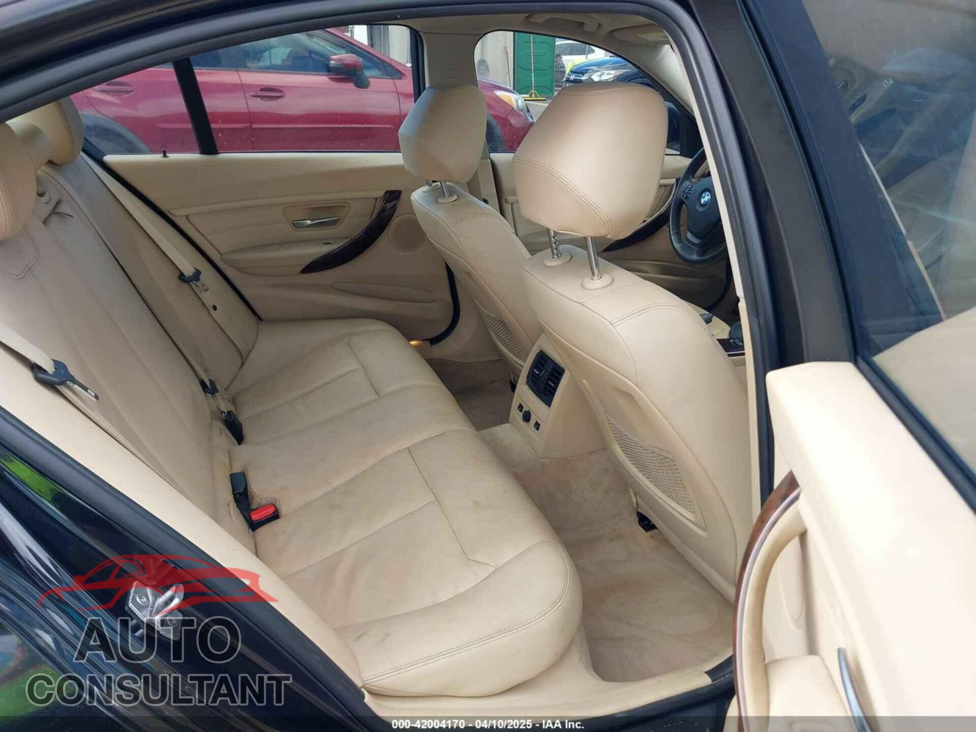 BMW 328I 2013 - WBA3B3C52DF536321