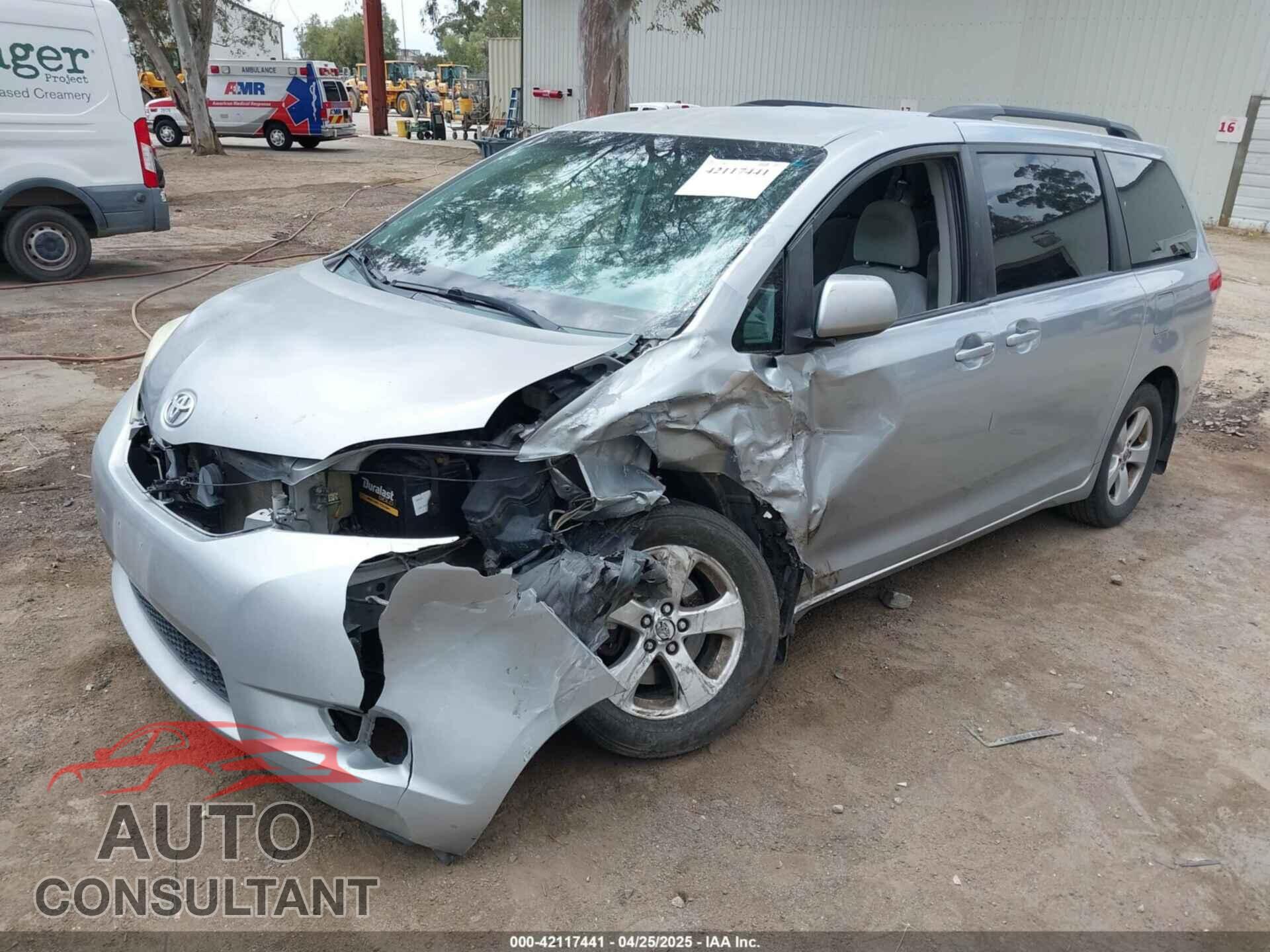 TOYOTA SIENNA 2013 - 5TDKK3DC8DS312689