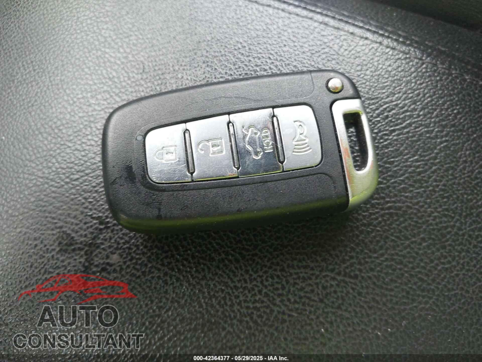 HYUNDAI SONATA 2013 - KMHEC4A4XDA098830
