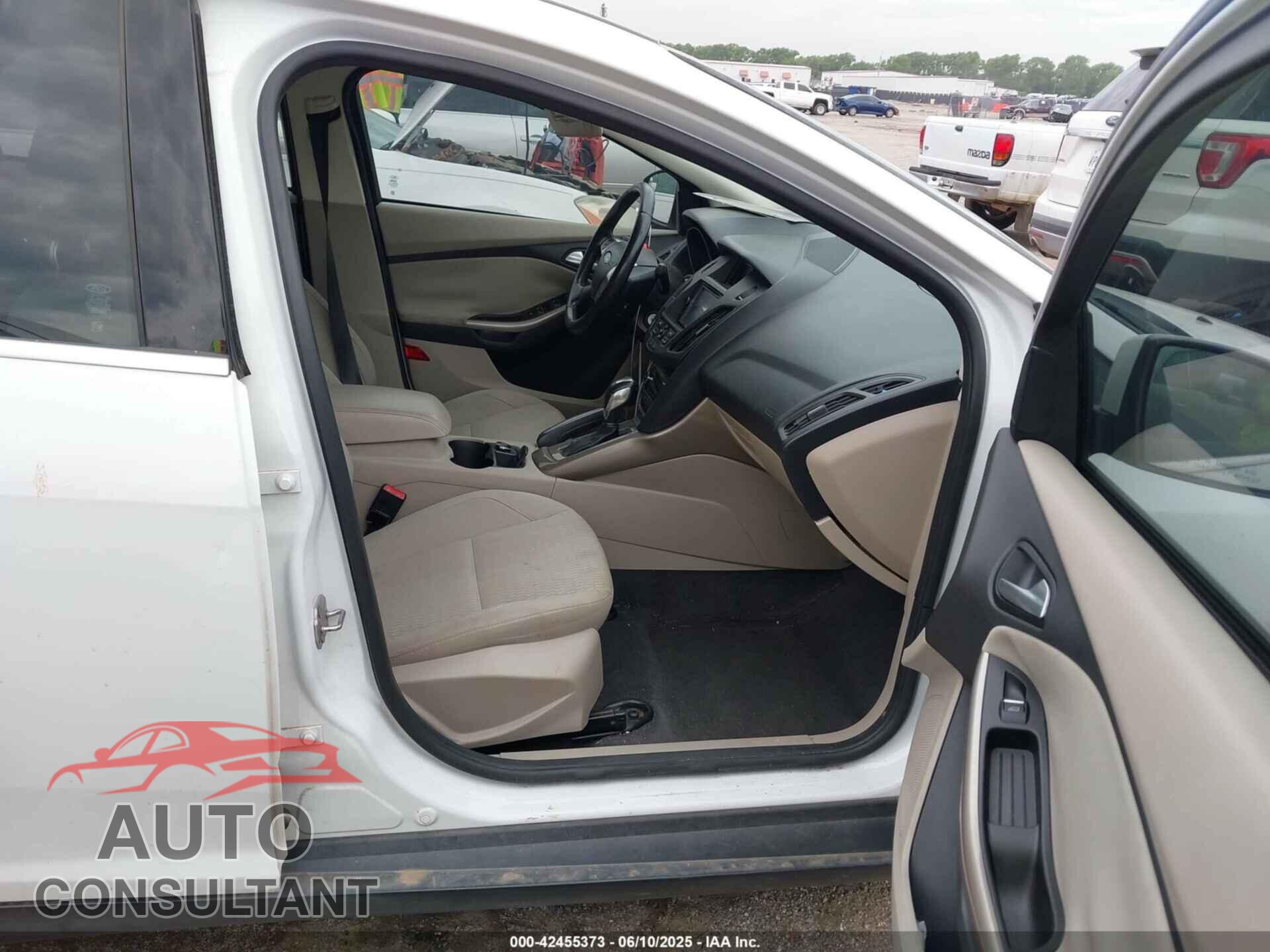 FORD FOCUS 2012 - 1FAHP3H22CL184310