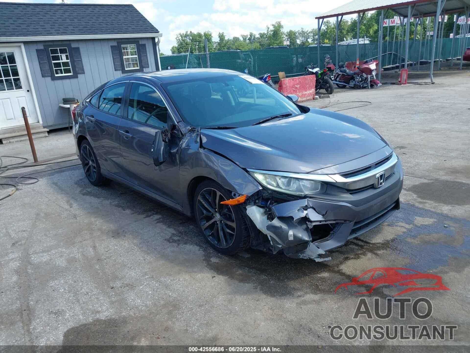 HONDA CIVIC 2018 - 2HGFC2F74JH541245