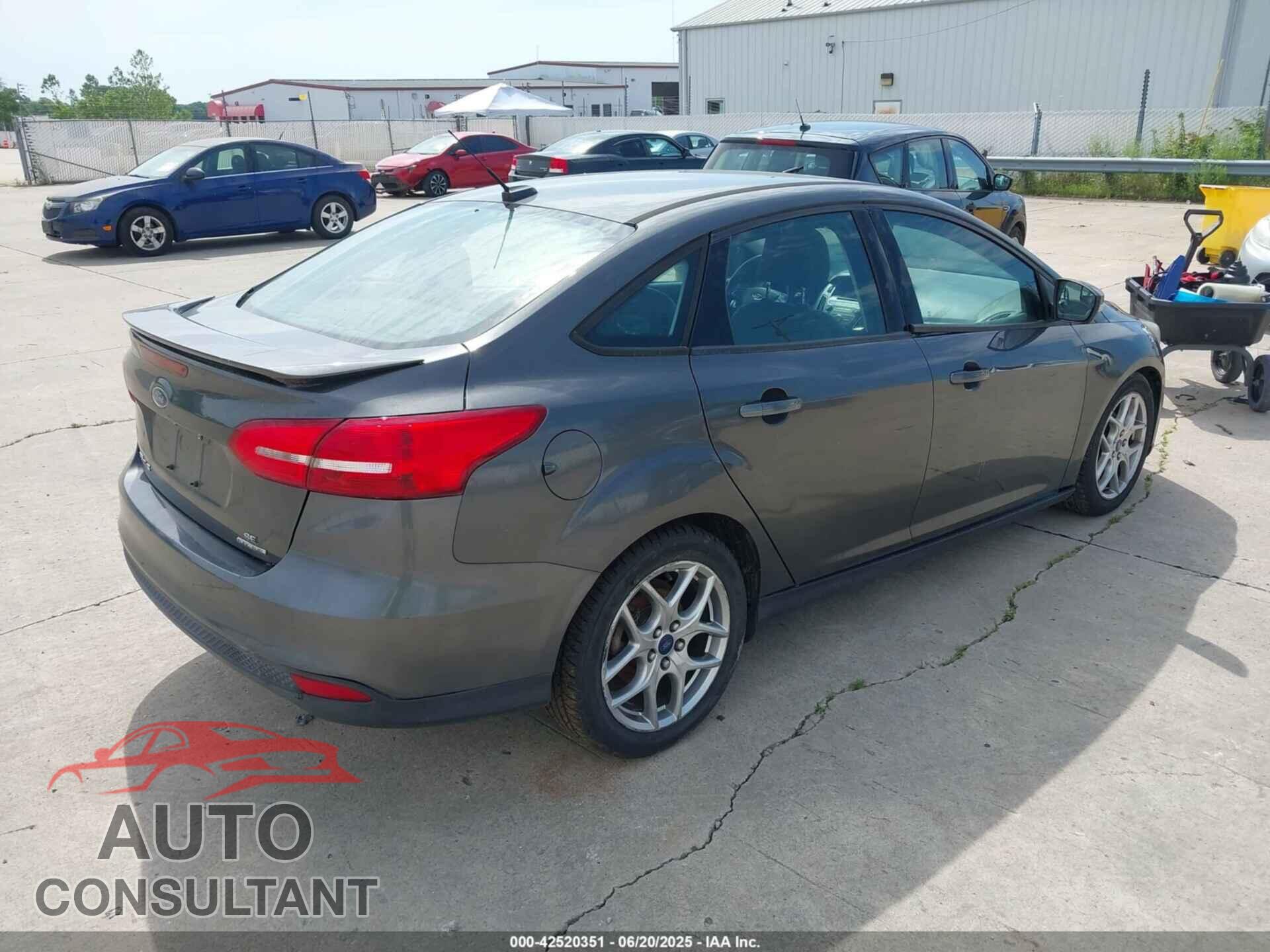 FORD FOCUS 2015 - 1FADP3F23FL327075