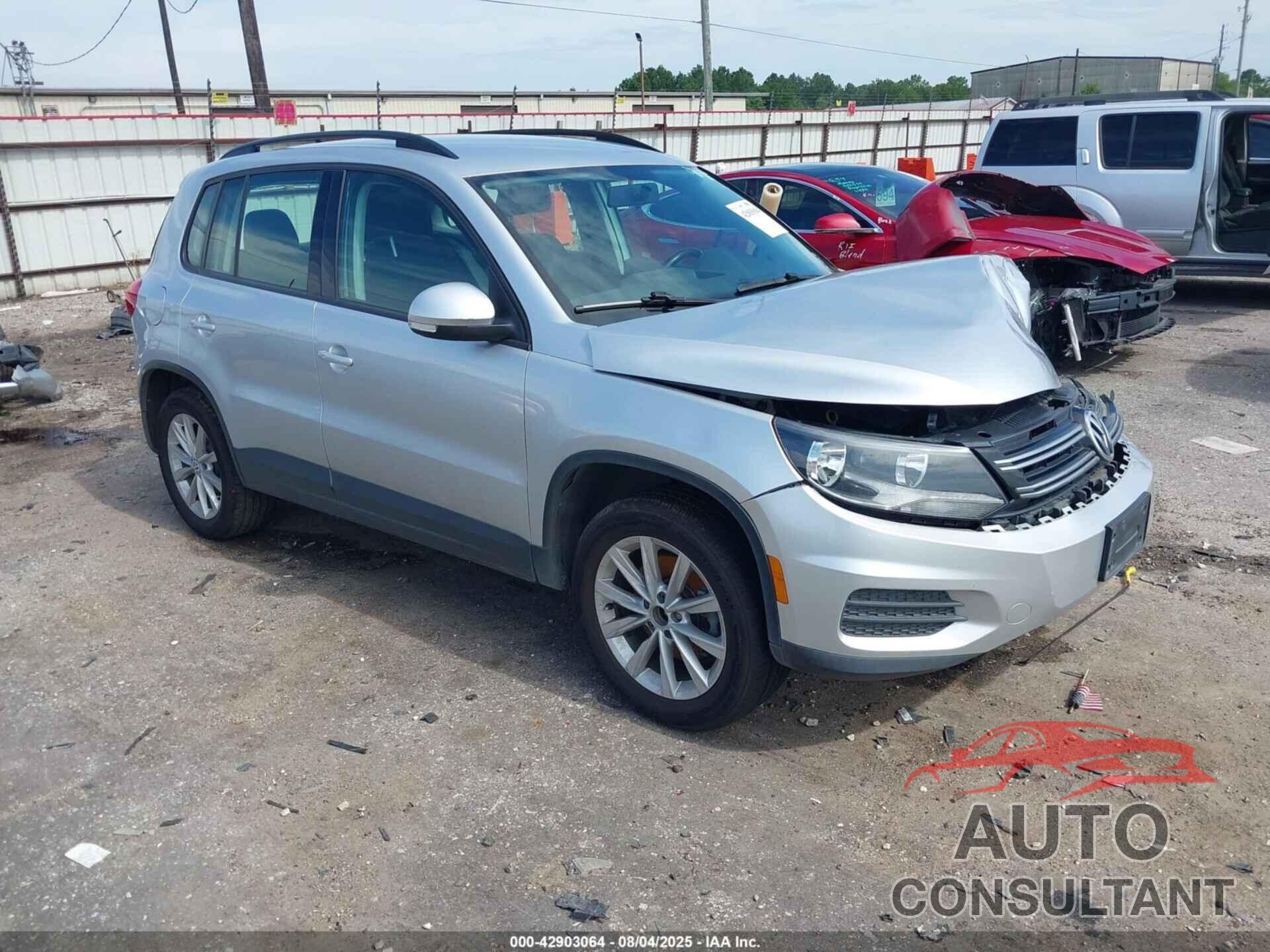 VOLKSWAGEN TIGUAN 2017 - WVGAV7AX4HK043309