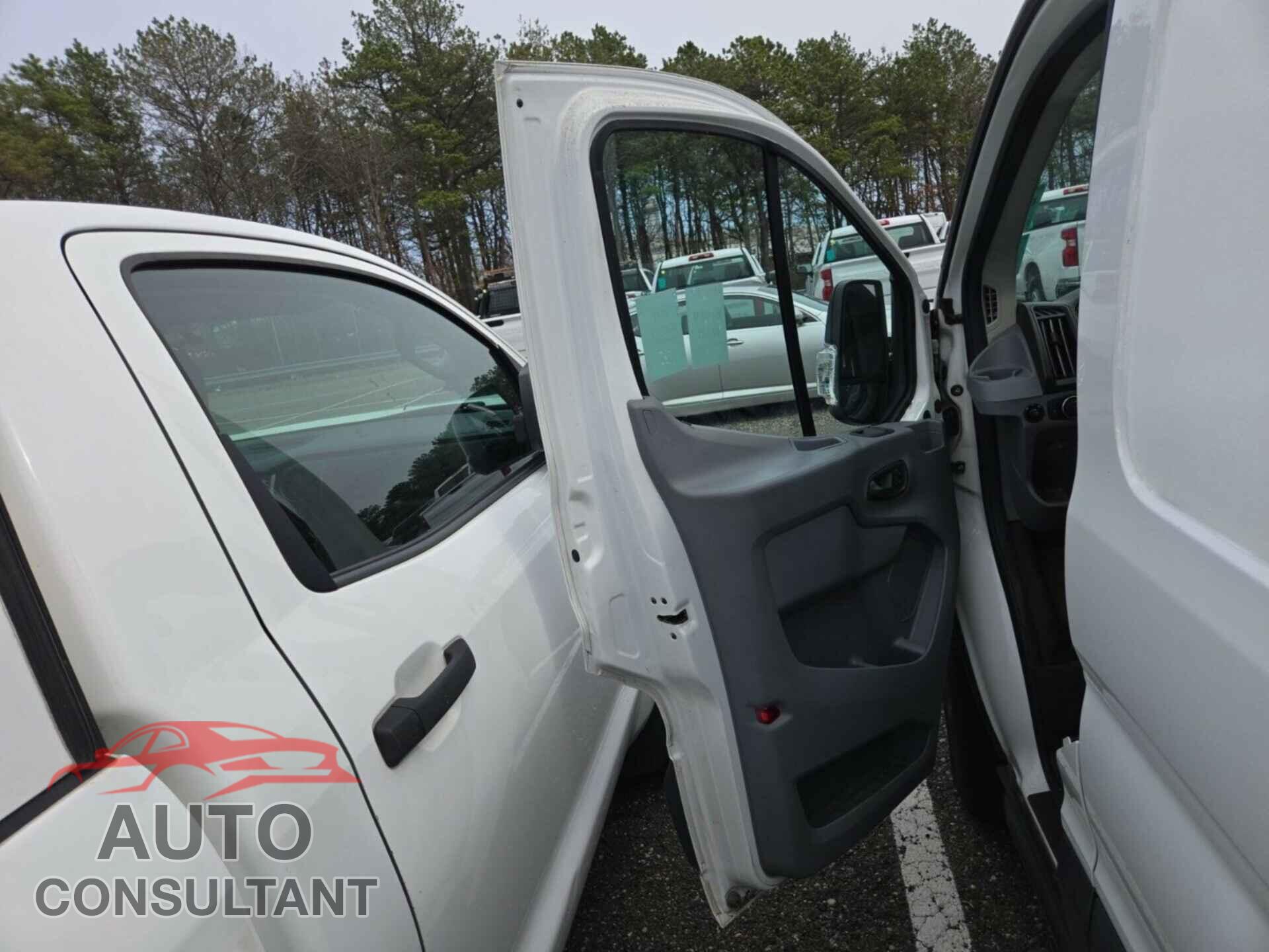 FORD TRANSIT 2017 - 1FTYR1YM4HKB43541
