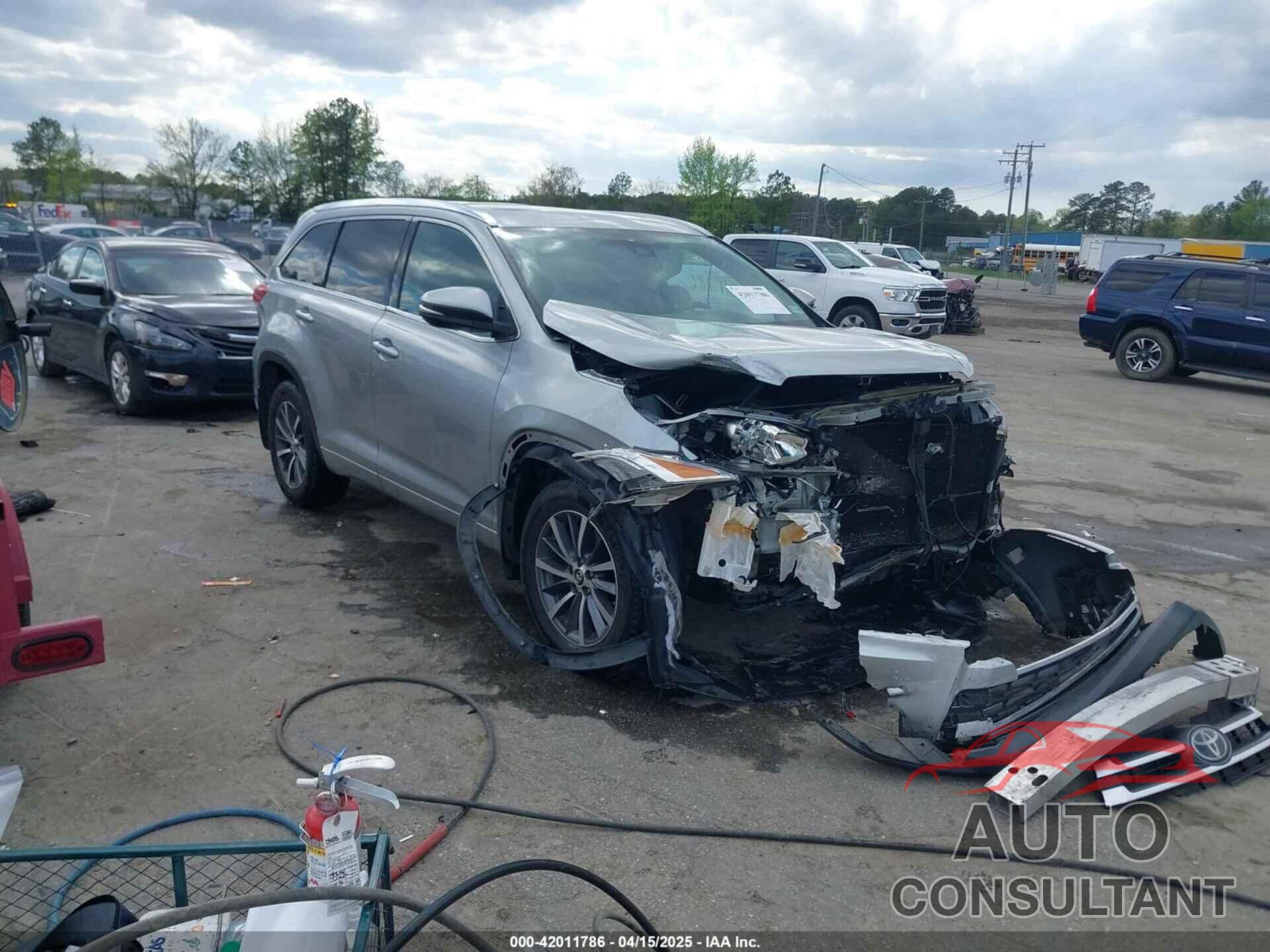 TOYOTA HIGHLANDER 2017 - 5TDJZRFH5HS518044