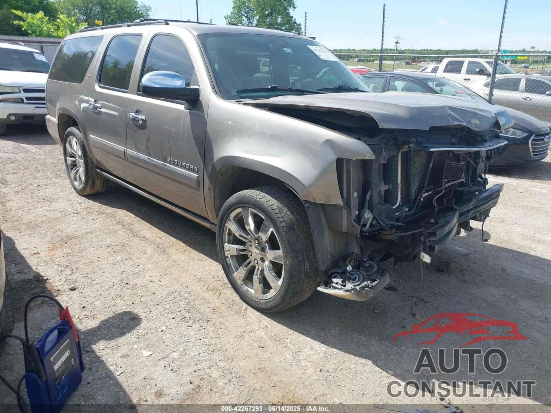 CHEVROLET SUBURBAN 1500 2011 - 1GNSCKE04BR312543