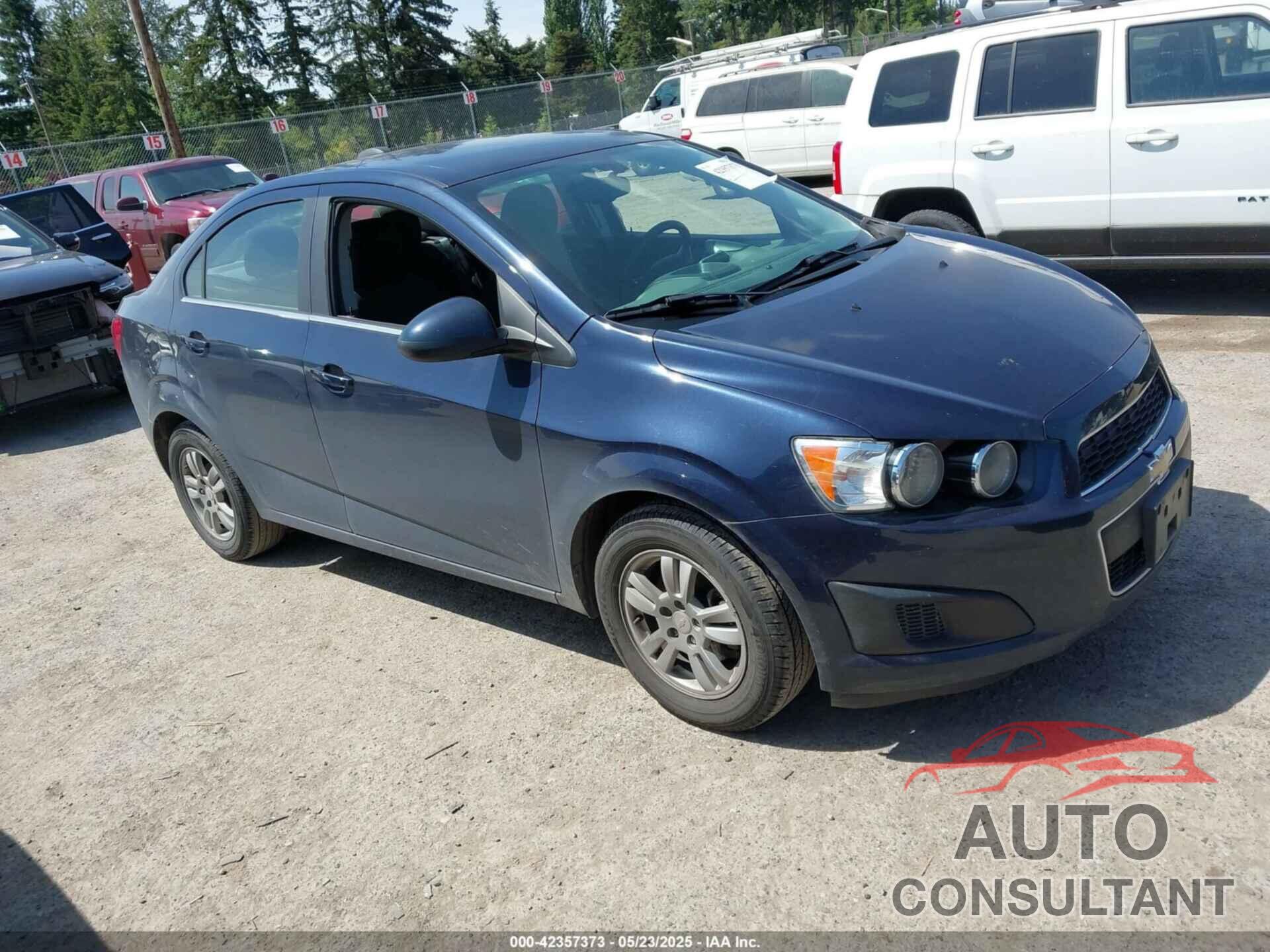 CHEVROLET SONIC 2015 - 1G1JC5SB0F4128238