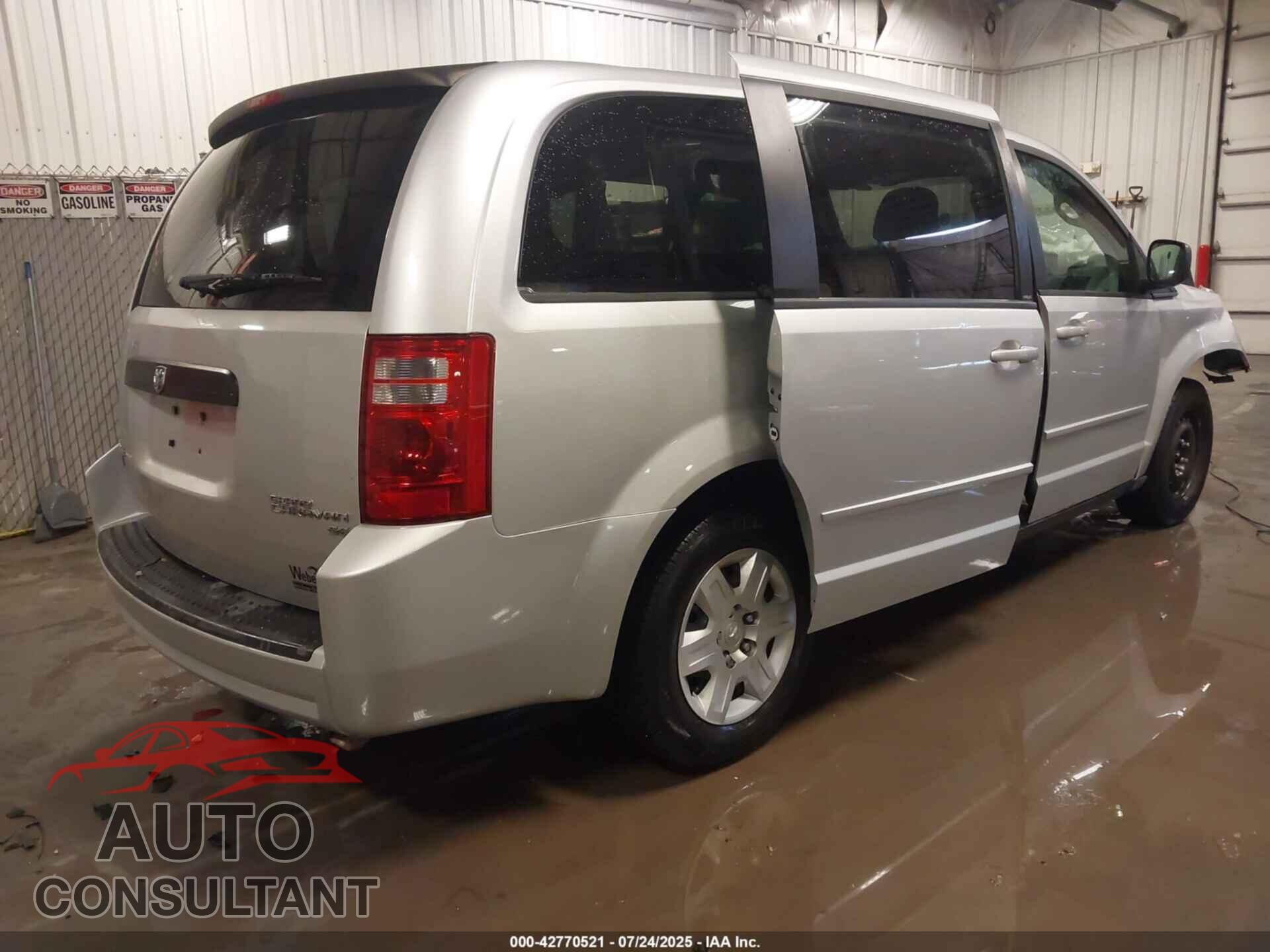DODGE GRAND CARAVAN 2010 - 2D4RN4DE3AR117670