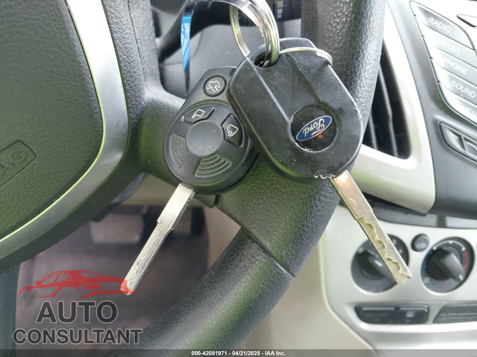 FORD FOCUS 2014 - 1FADP3K28EL280100