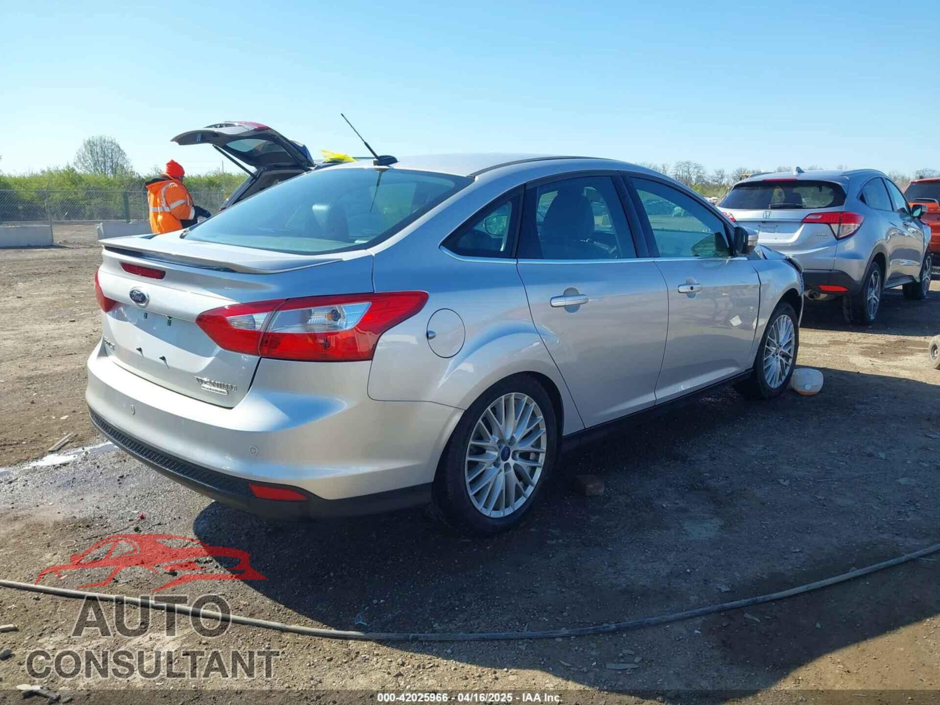 FORD FOCUS 2014 - 1FADP3J28EL354505