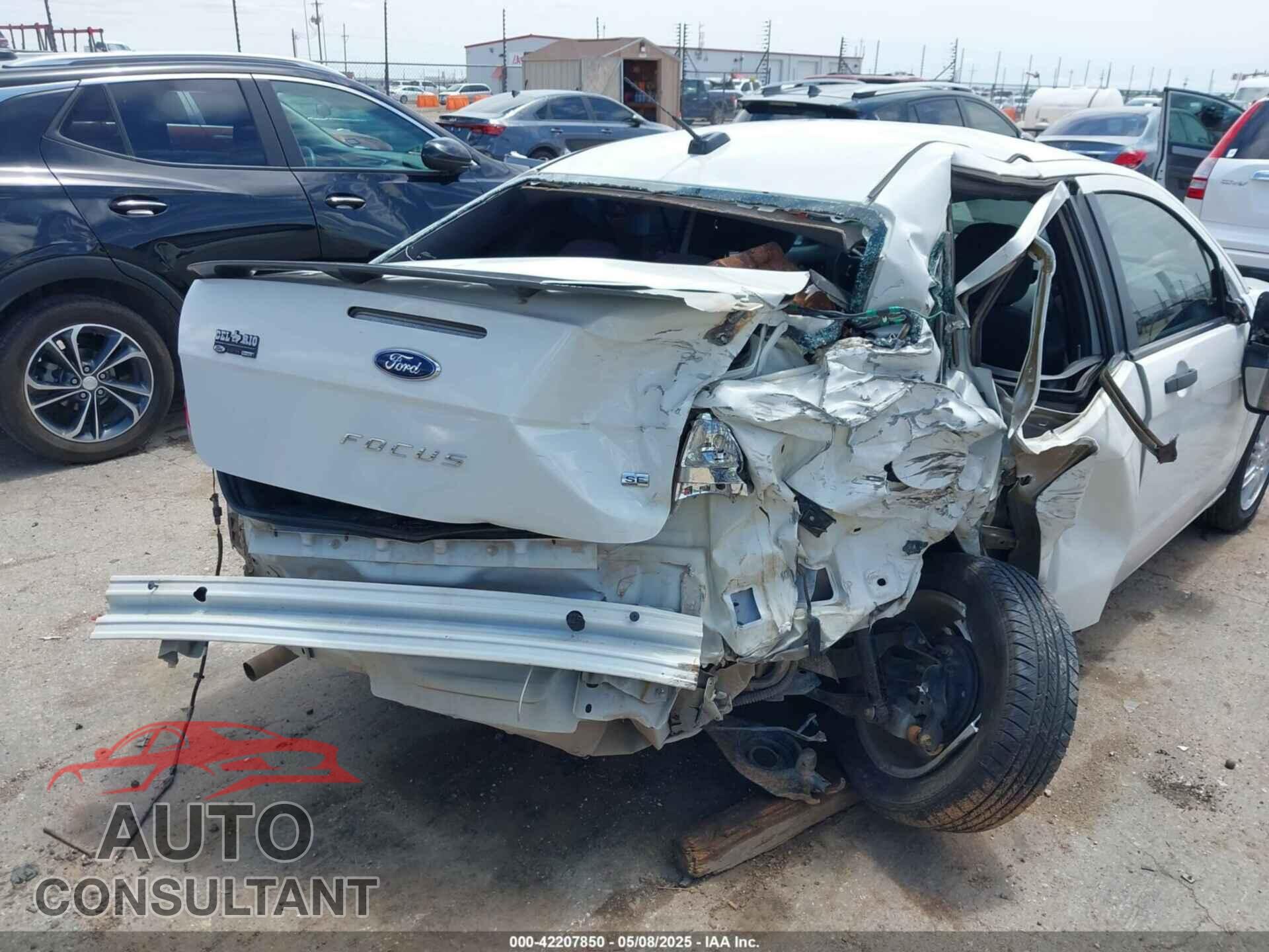 FORD FOCUS 2011 - 1FAHP3FN3BW106564