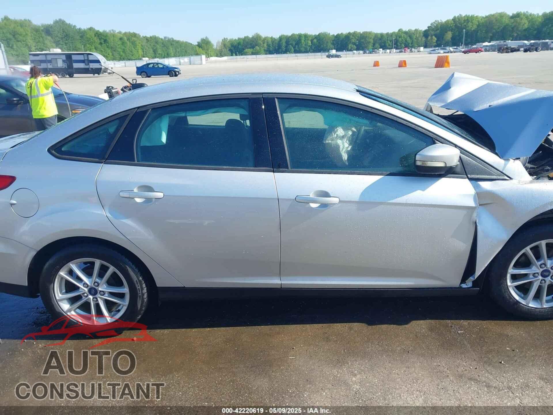 FORD FOCUS 2015 - 1FADP3F28FL384050
