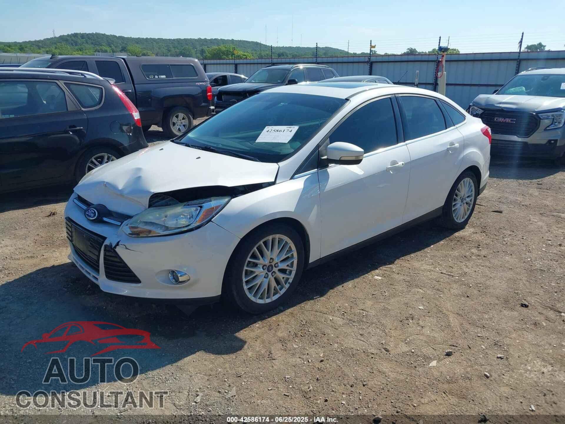 FORD FOCUS 2012 - 1FAHP3H24CL235841