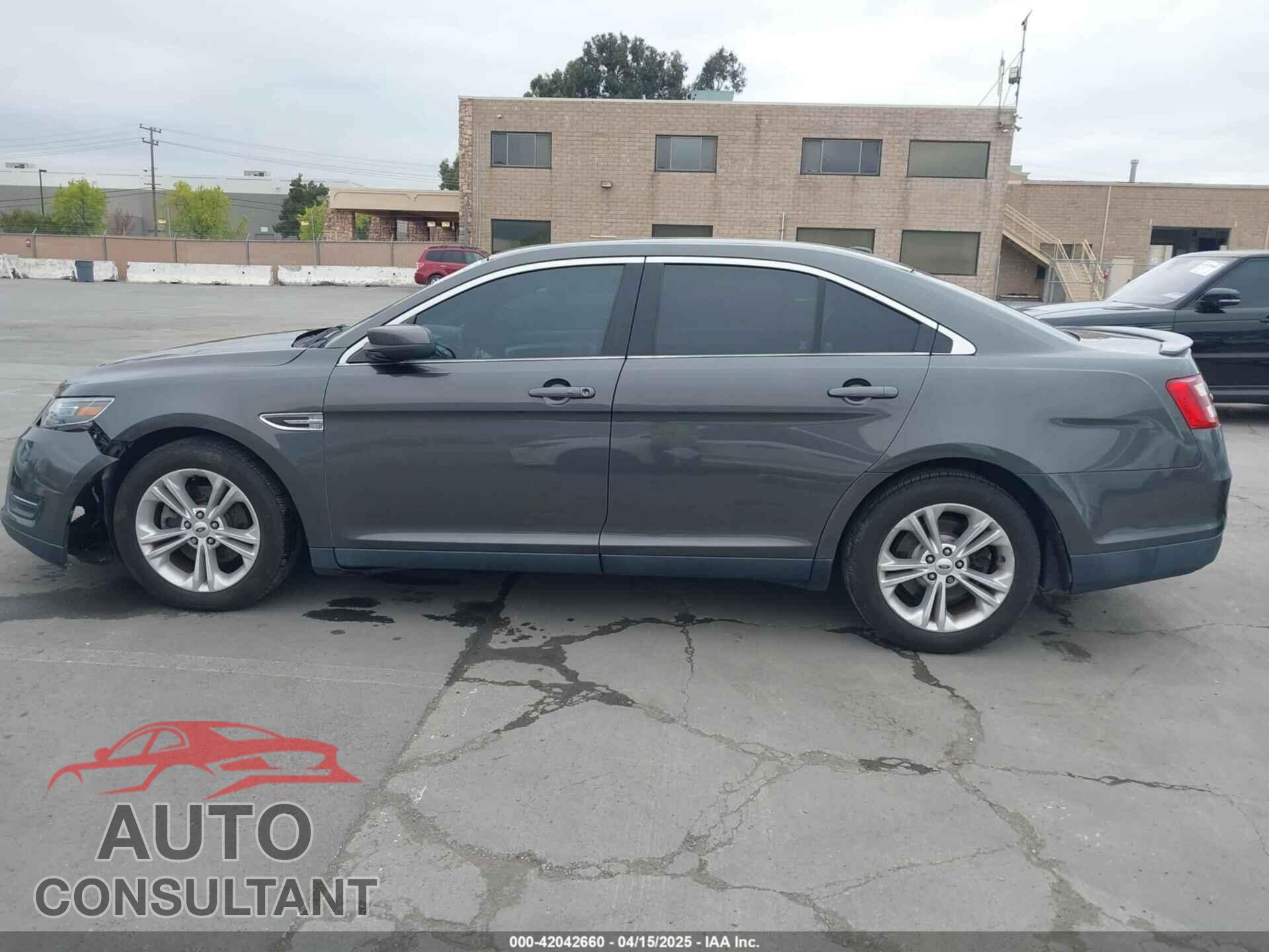FORD TAURUS 2017 - 1FAHP2E83HG117296