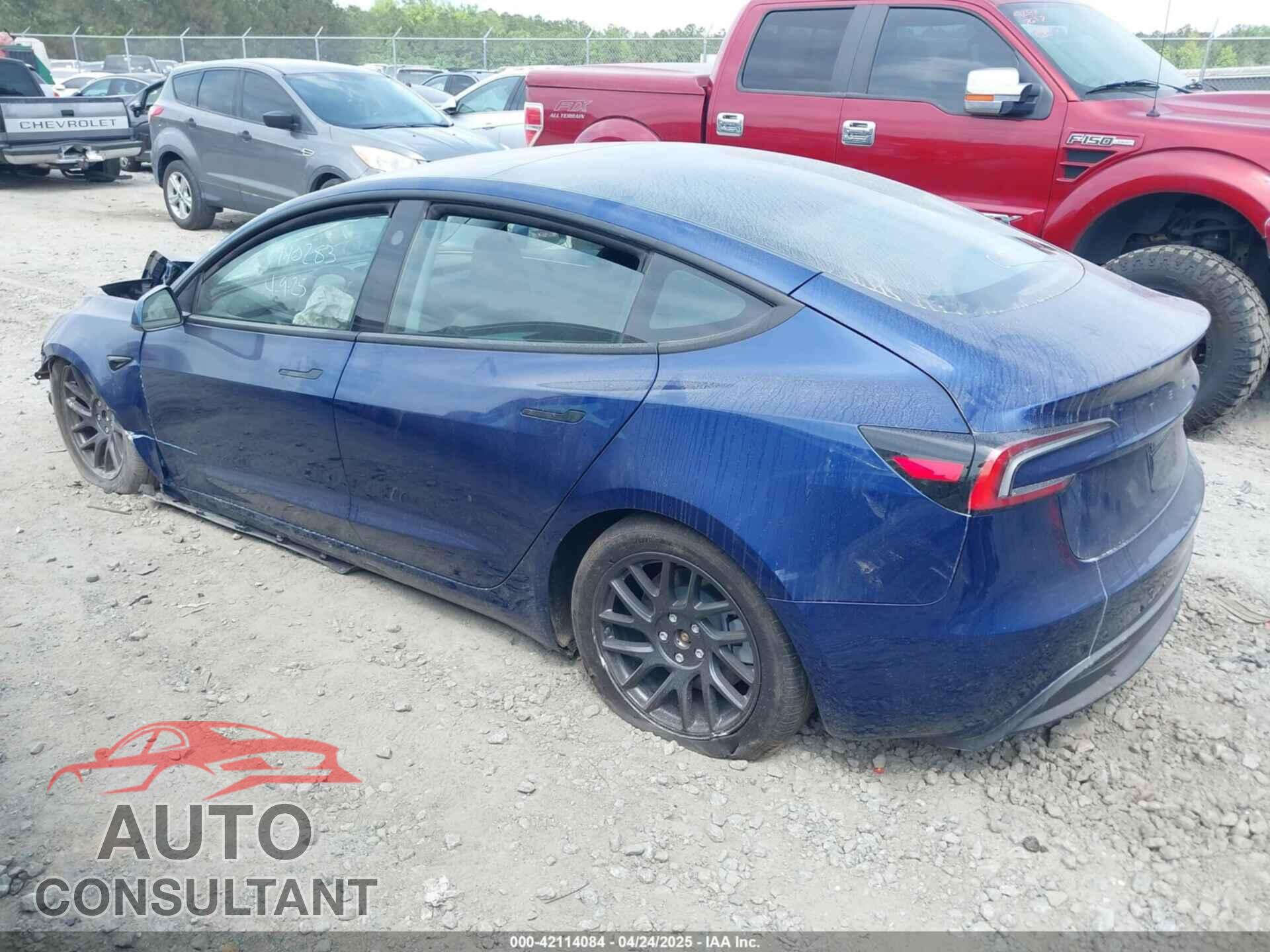 TESLA MODEL 3 2025 - 5YJ3E1EB9SF940283
