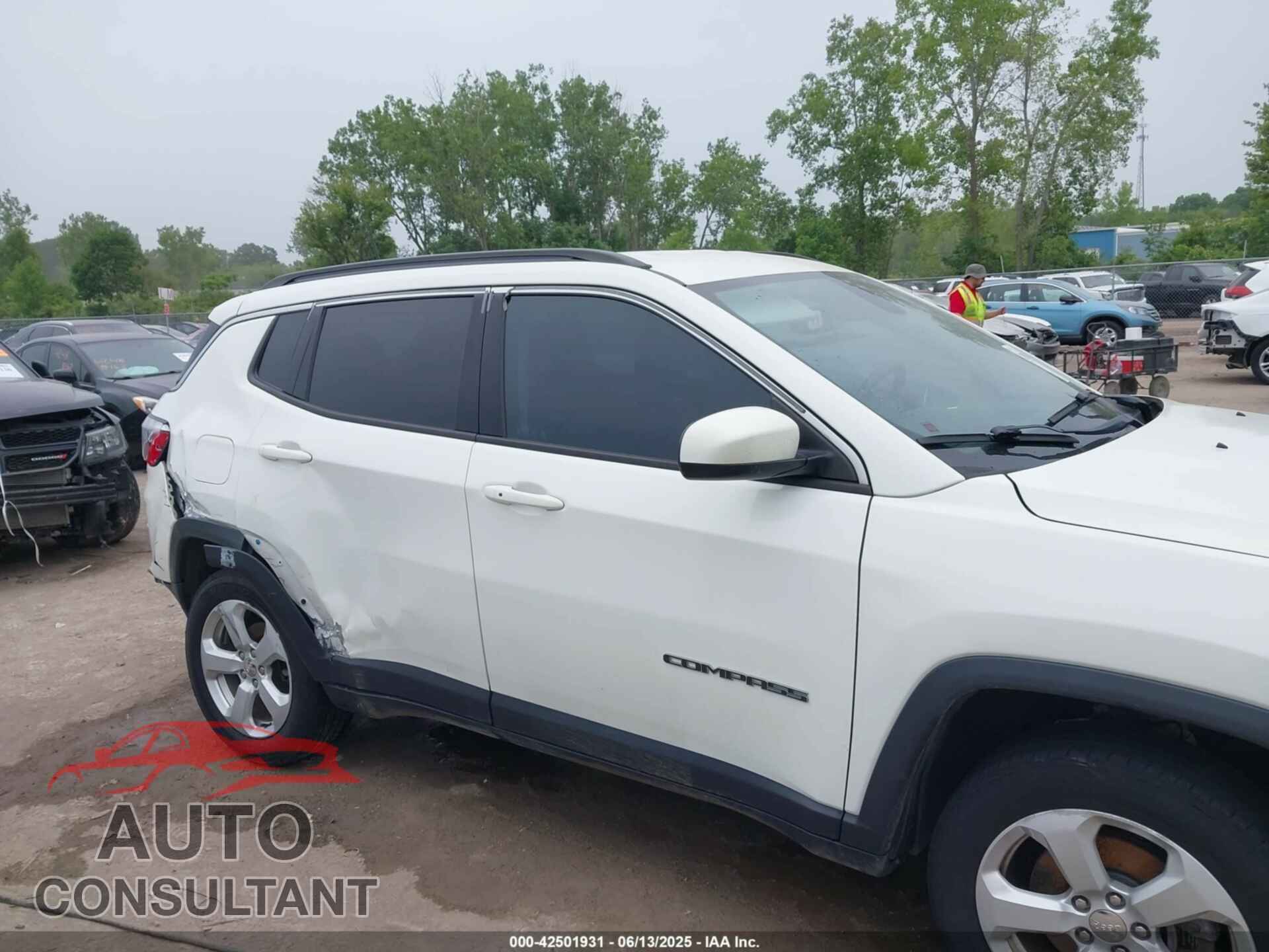 JEEP COMPASS 2018 - 3C4NJDBB4JT453583