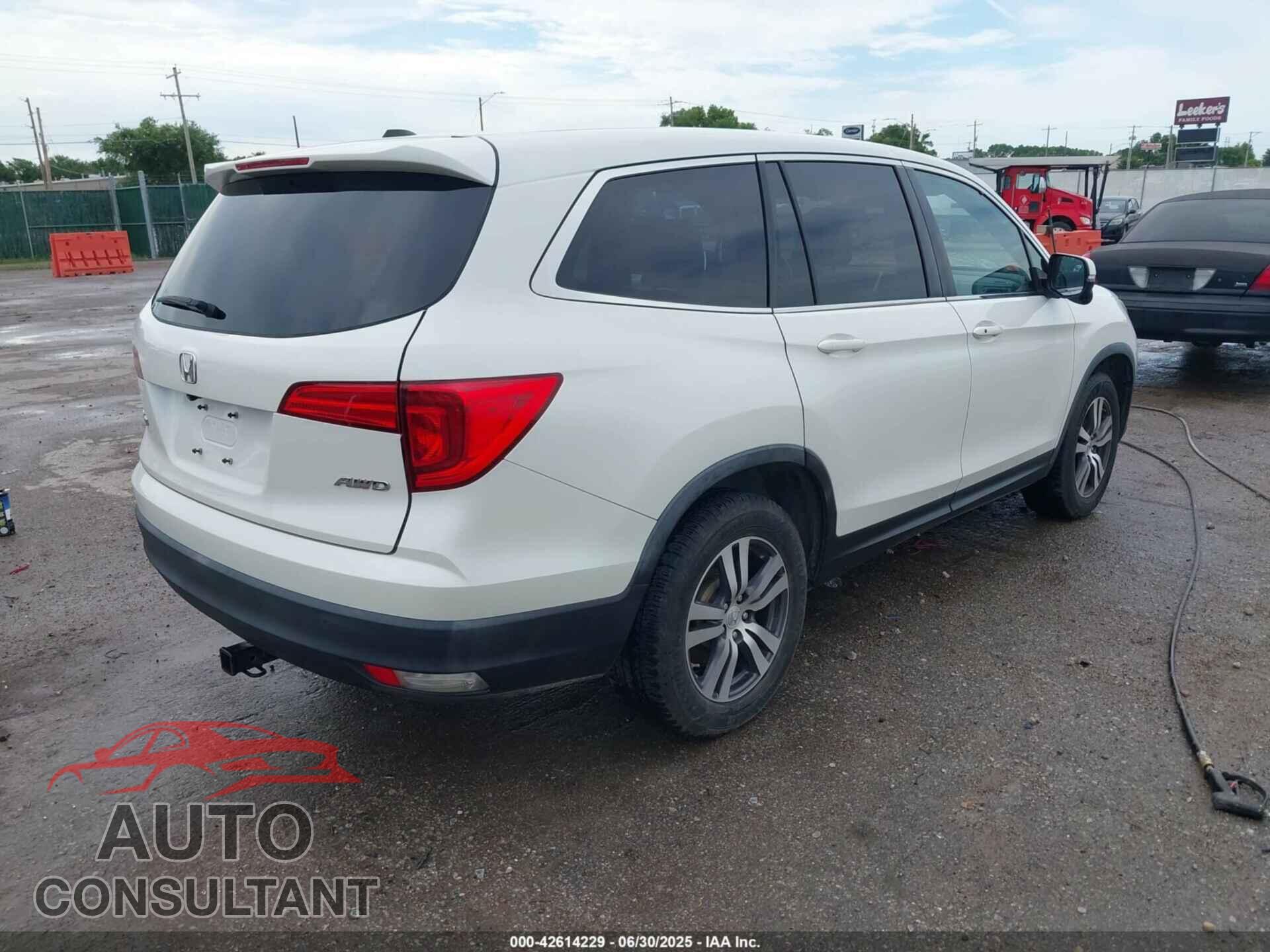 HONDA PILOT 2016 - 5FNYF6H63GB025967