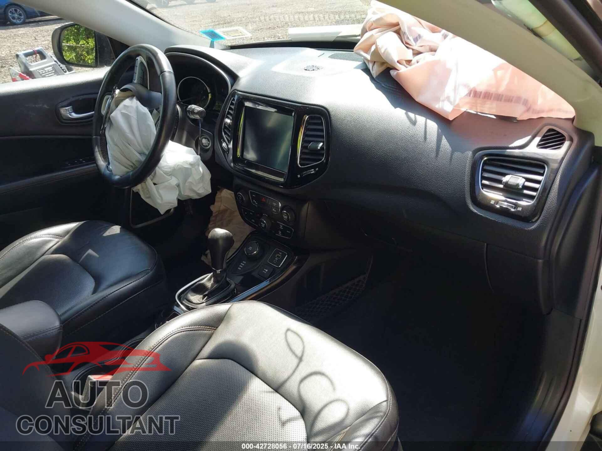 JEEP COMPASS 2018 - 3C4NJDCB0JT329700