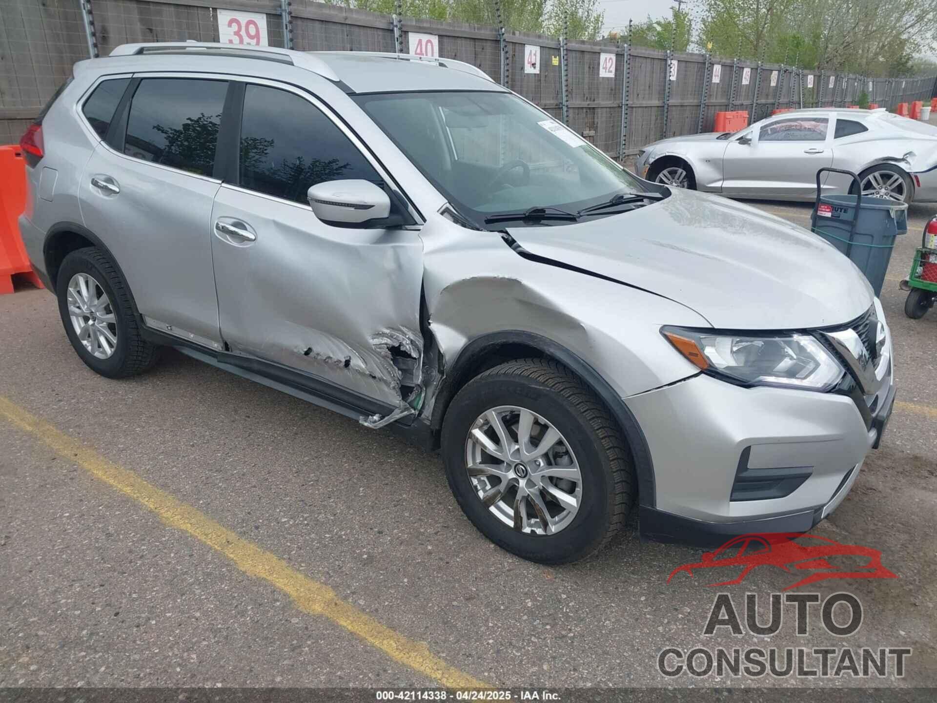 NISSAN ROGUE 2017 - KNMAT2MV1HP532793