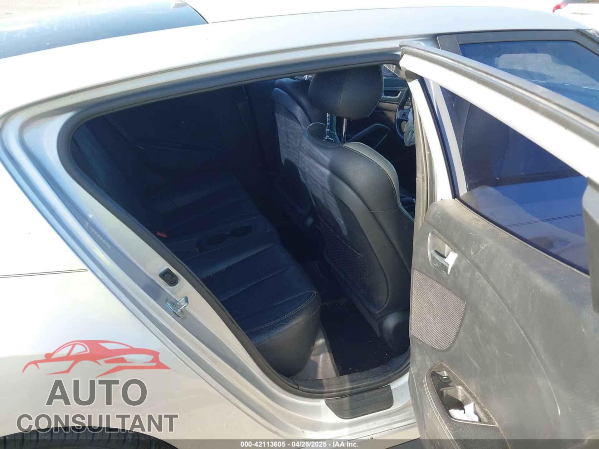 HYUNDAI VELOSTER 2016 - KMHTC6AE4GU303847