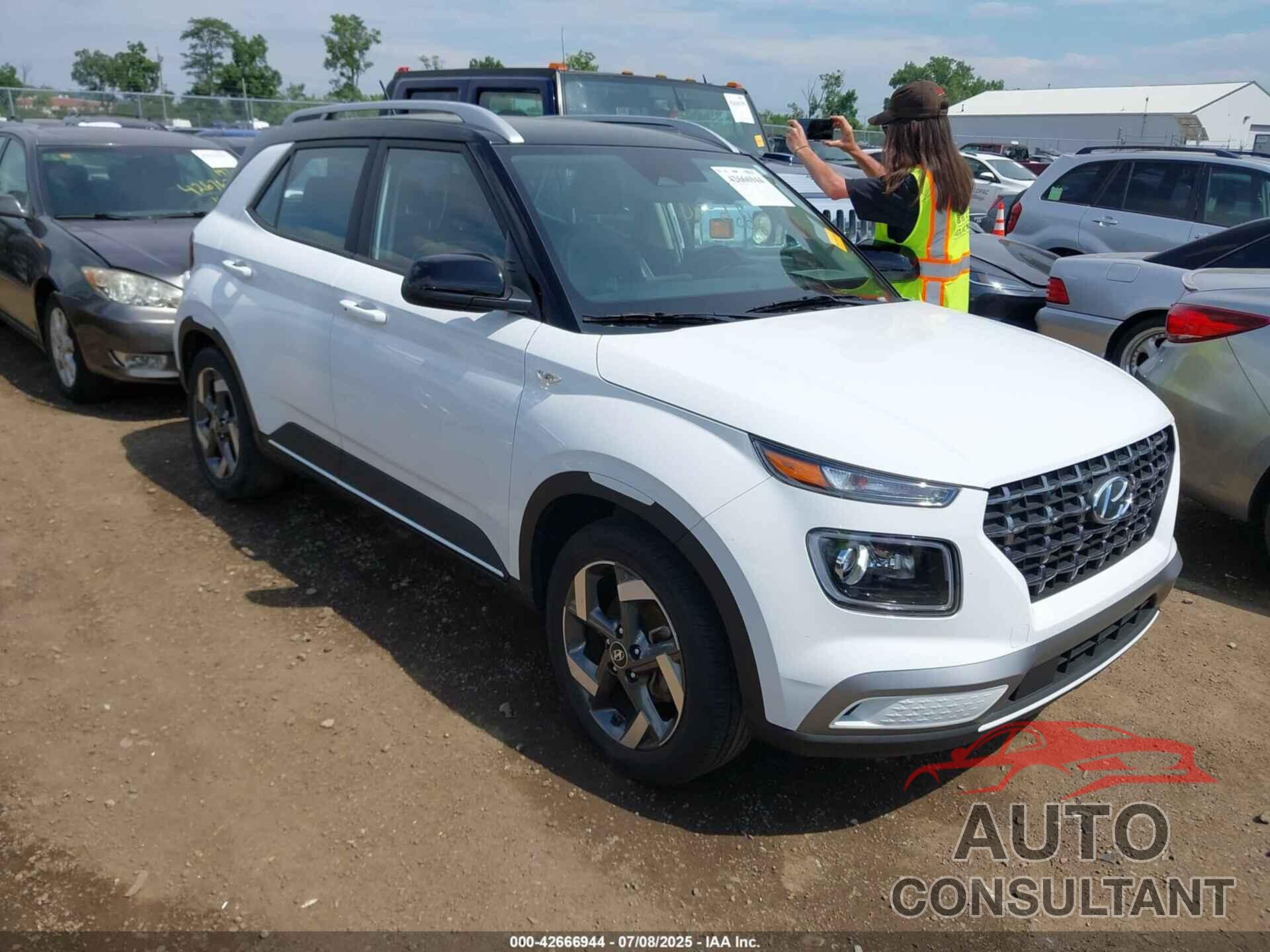 HYUNDAI VENUE 2023 - KMHRC8A36PU226659