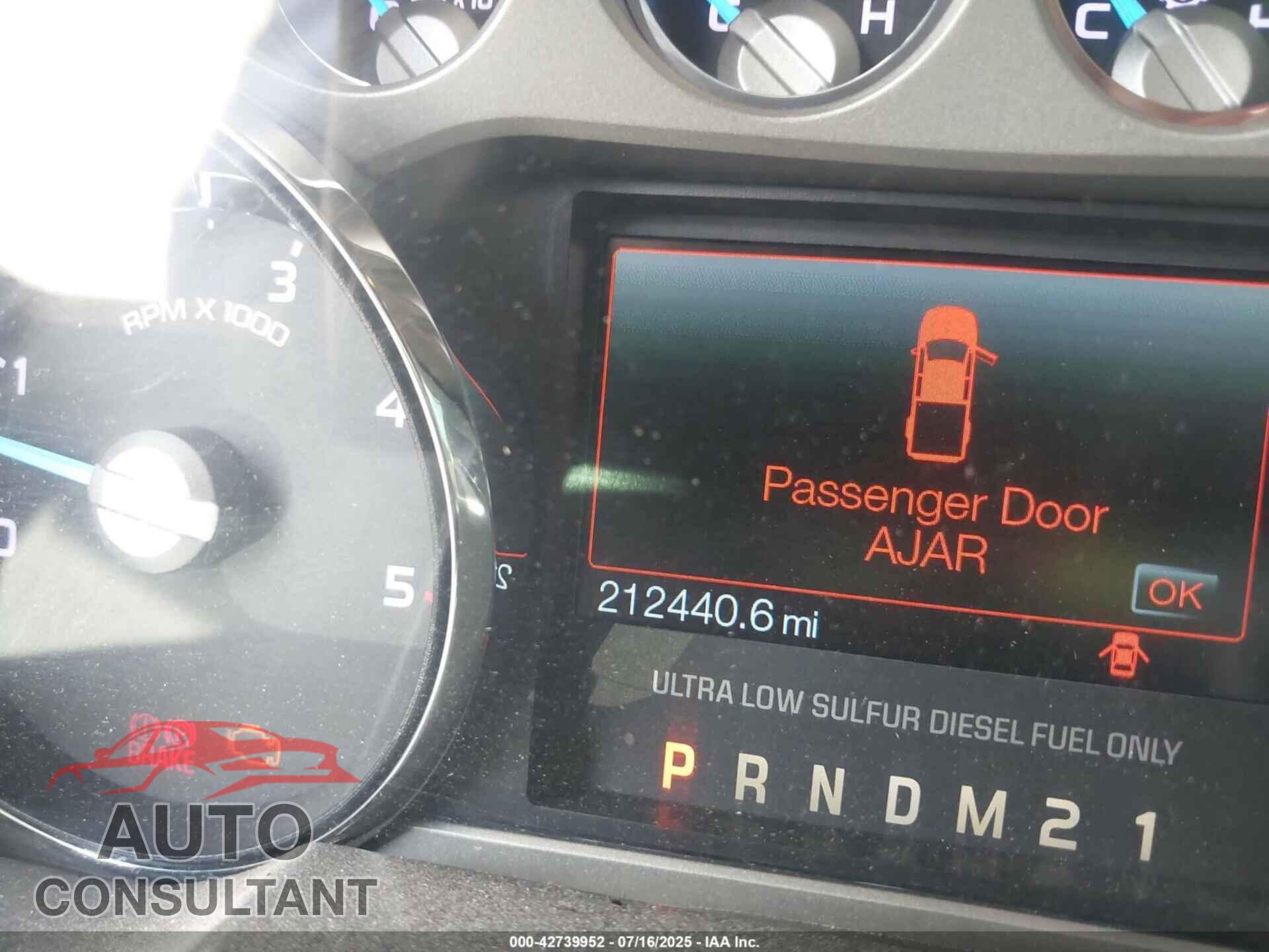 FORD F-250 2011 - 1FT7W2BT8BEB72296